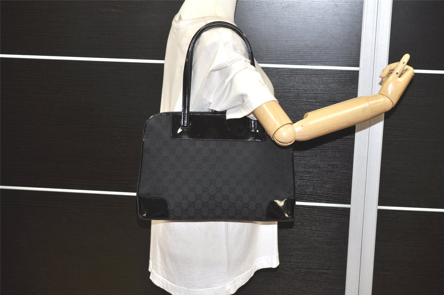 Authentic GUCCI Shoulder Hand Bag Purse GG Canvas Enamel 0021122 Black 5793K