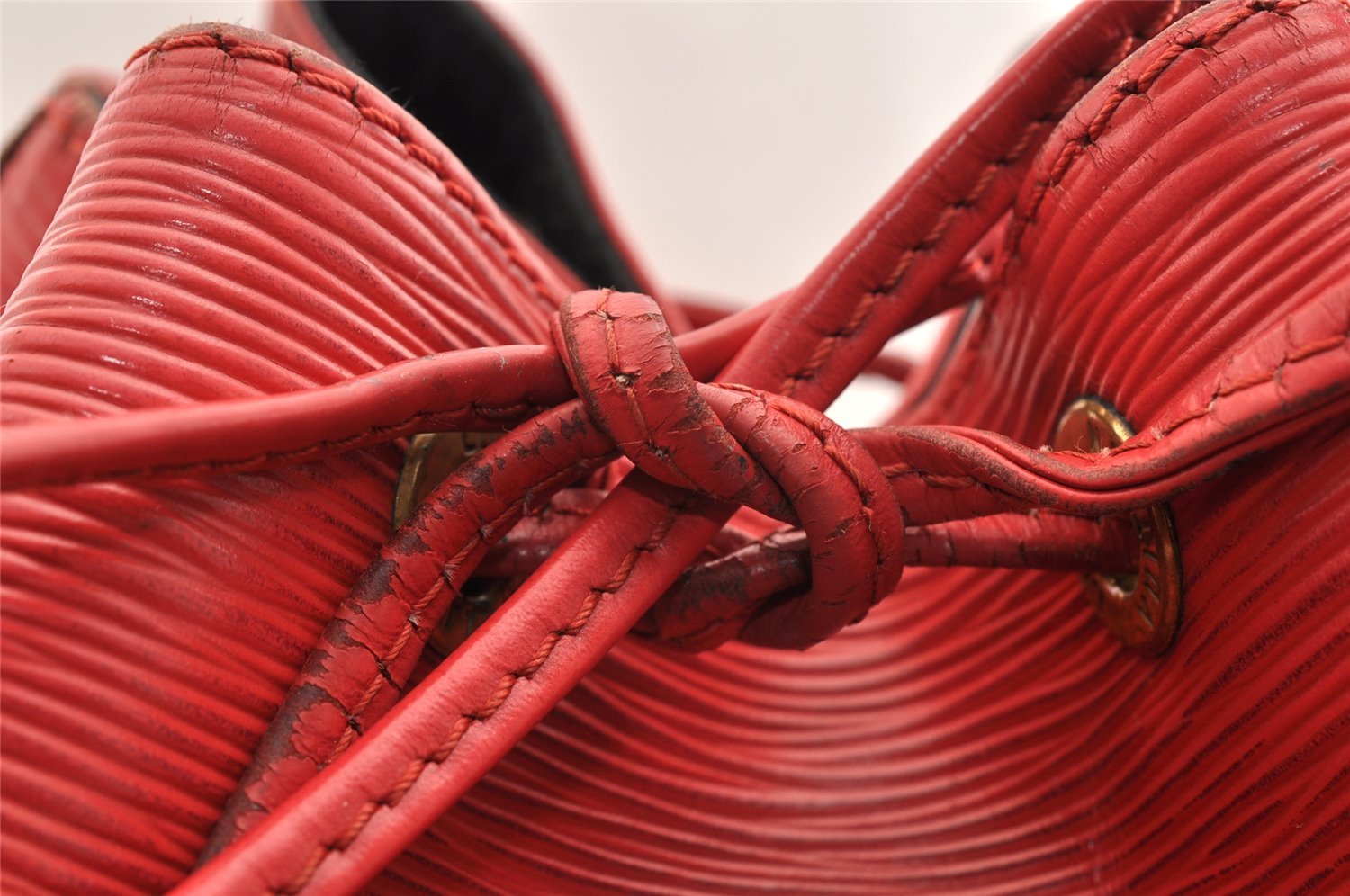 Authentic Louis Vuitton Epi Petit Noe Shoulder Drawstring Bag M44107 Red 5809I