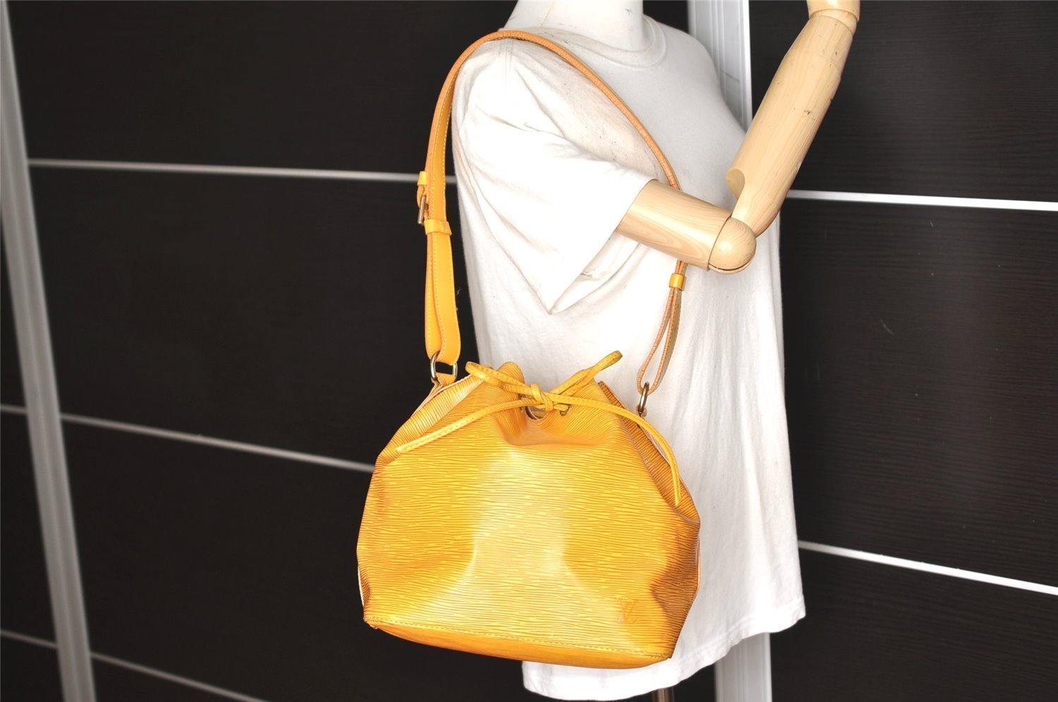 Authentic Louis Vuitton Epi Petit Noe Drawstring Bag Yellow M44109 LV 5814K