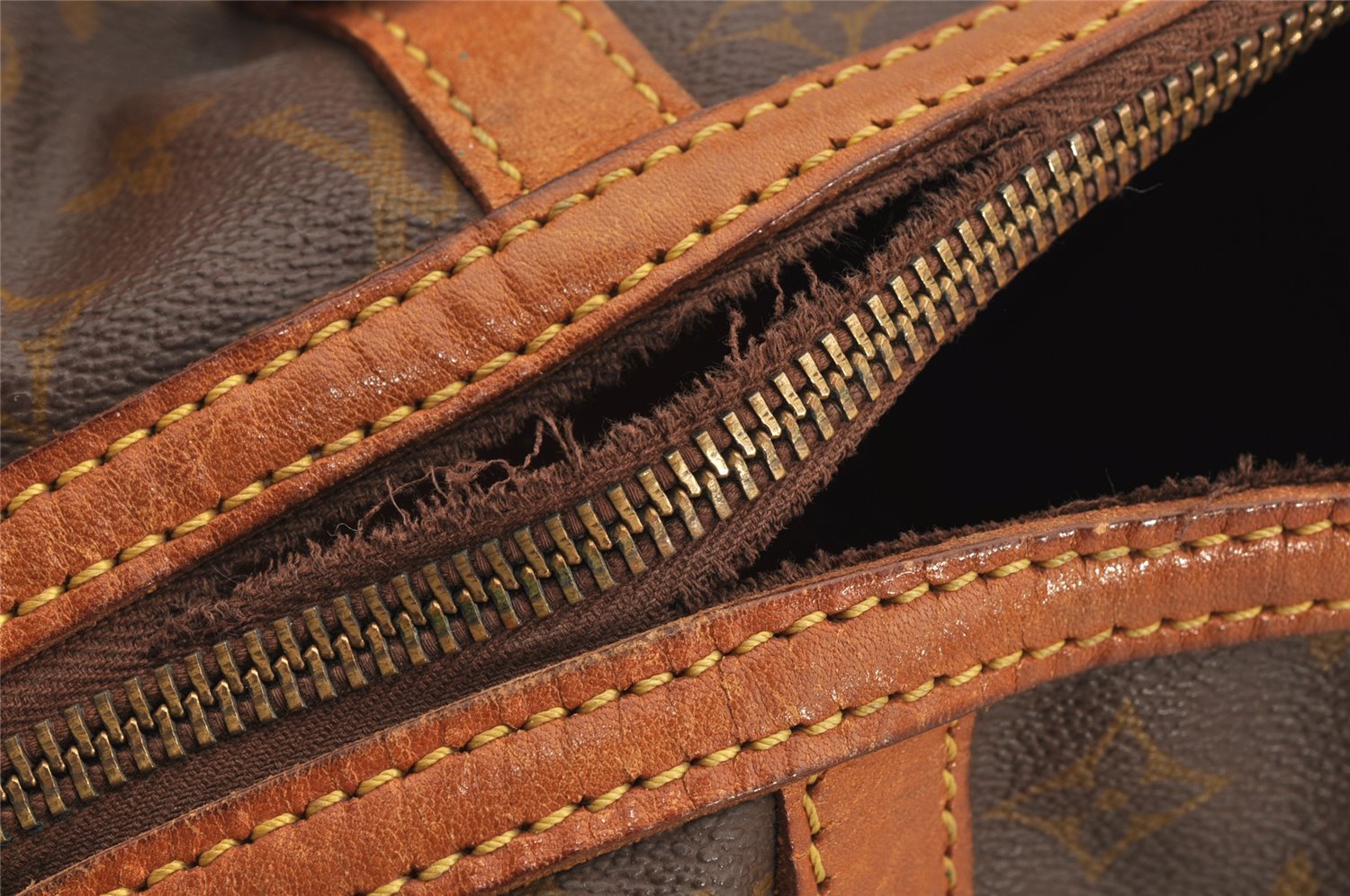 Authentic Louis Vuitton Monogram Sac Souple 35 Boston Bag Old Model Junk 5820I