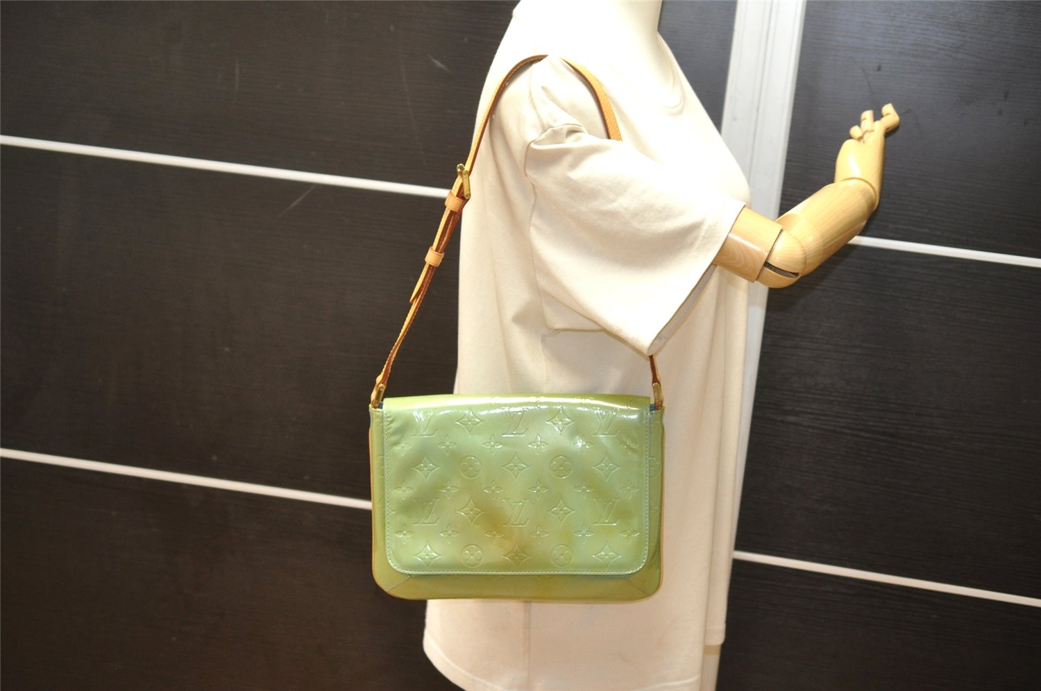 Auth Louis Vuitton Vernis Thompson Street Shoulder Bag Green M91009 LV 5821K