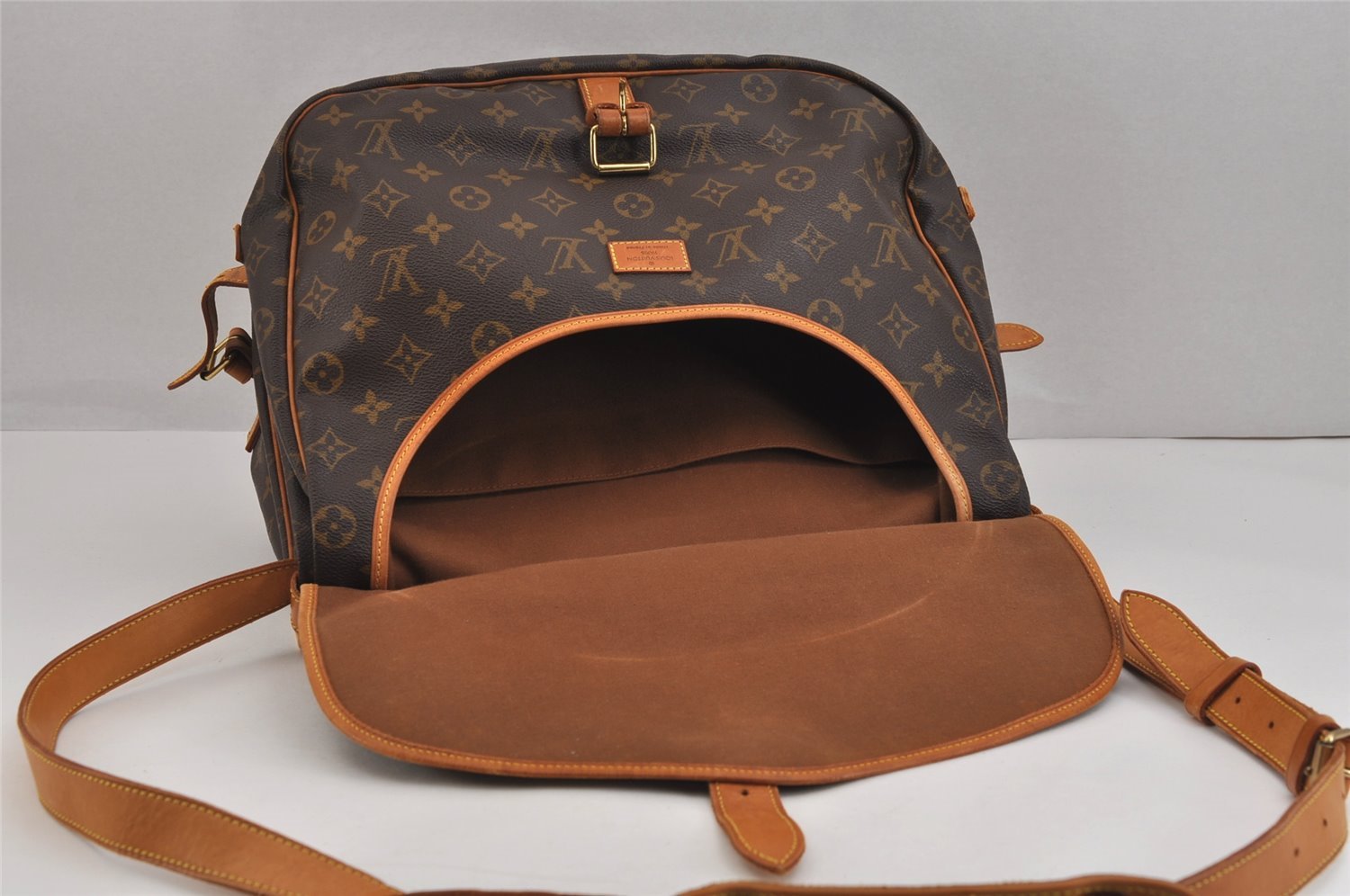 Authentic Louis Vuitton Monogram Saumur 35 Shoulder Cross Bag M42254 LV 5824J