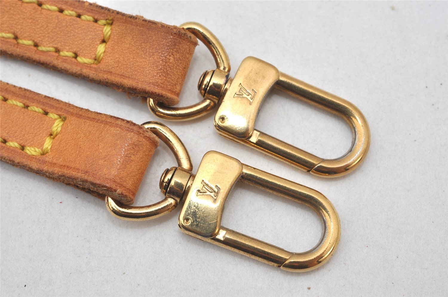 Authentic Louis Vuitton Leather Shoulder Strap Beige 45.5