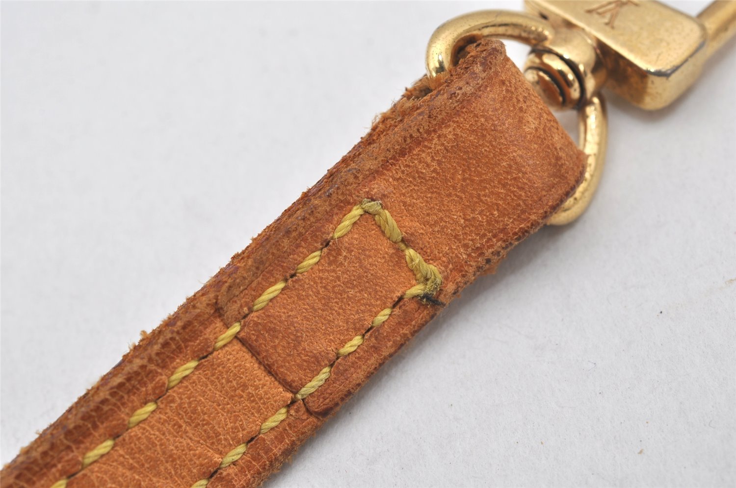 Authentic Louis Vuitton Leather Shoulder Strap Beige 45.5