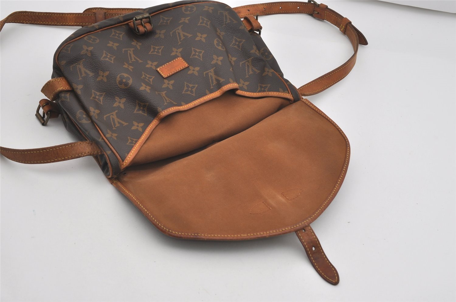 Authentic Louis Vuitton Monogram Saumur 30 Shoulder Cross Bag M42256 LV 5830I