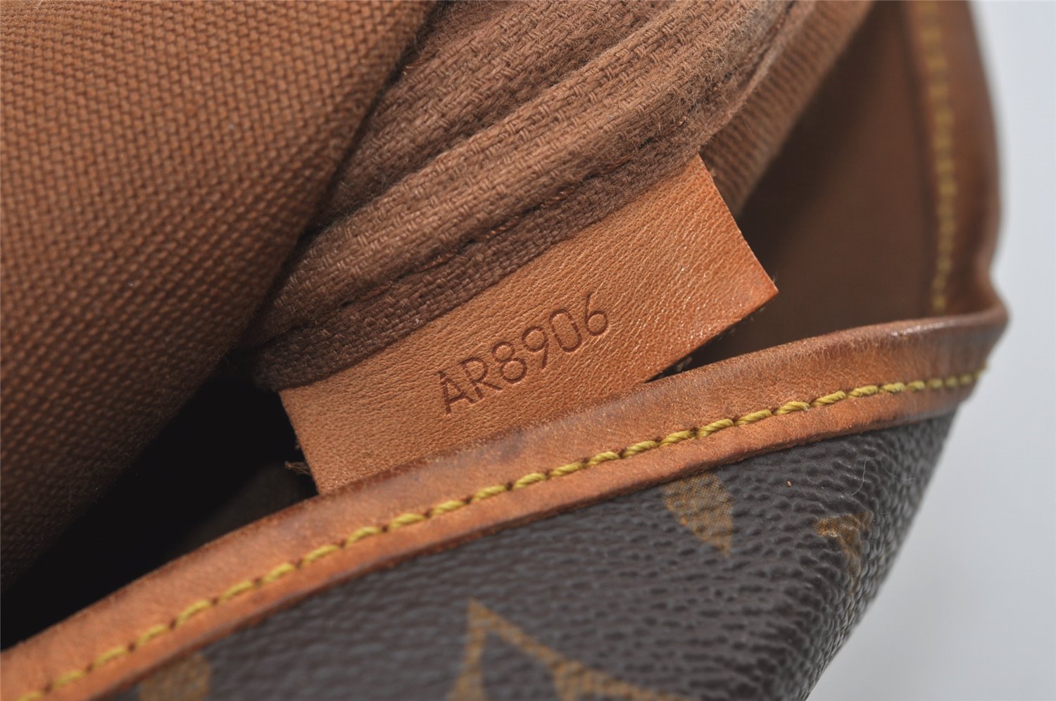 Authentic Louis Vuitton Monogram Saumur 30 Shoulder Cross Bag M42256 LV 5830I