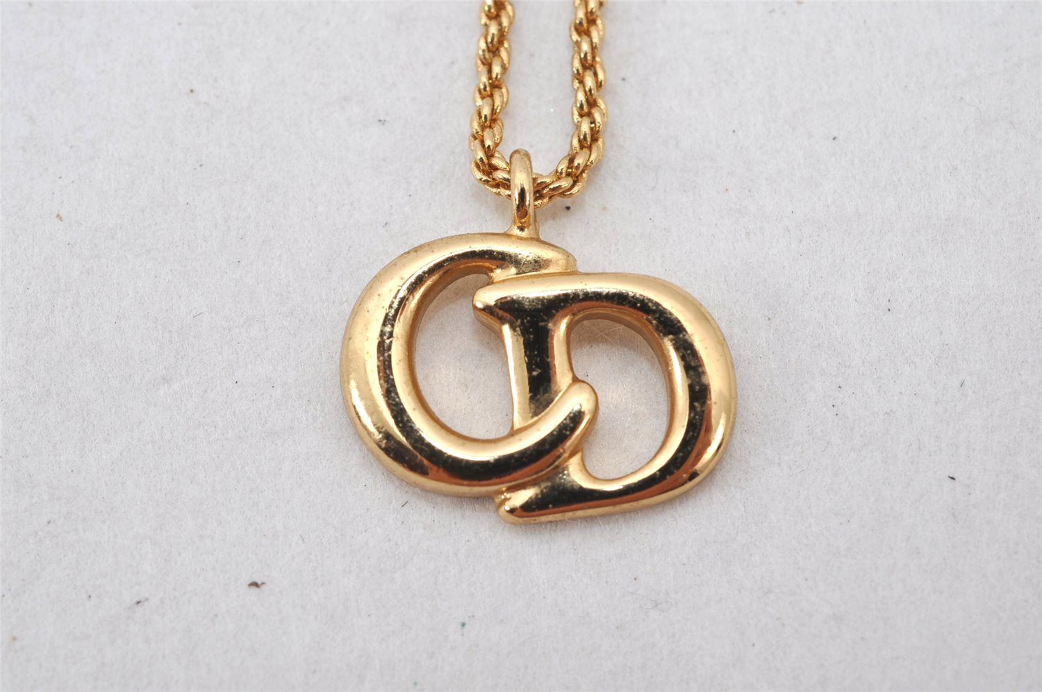 Authentic Christian Dior Gold Tone Chain Pendant Necklace CD 5831K