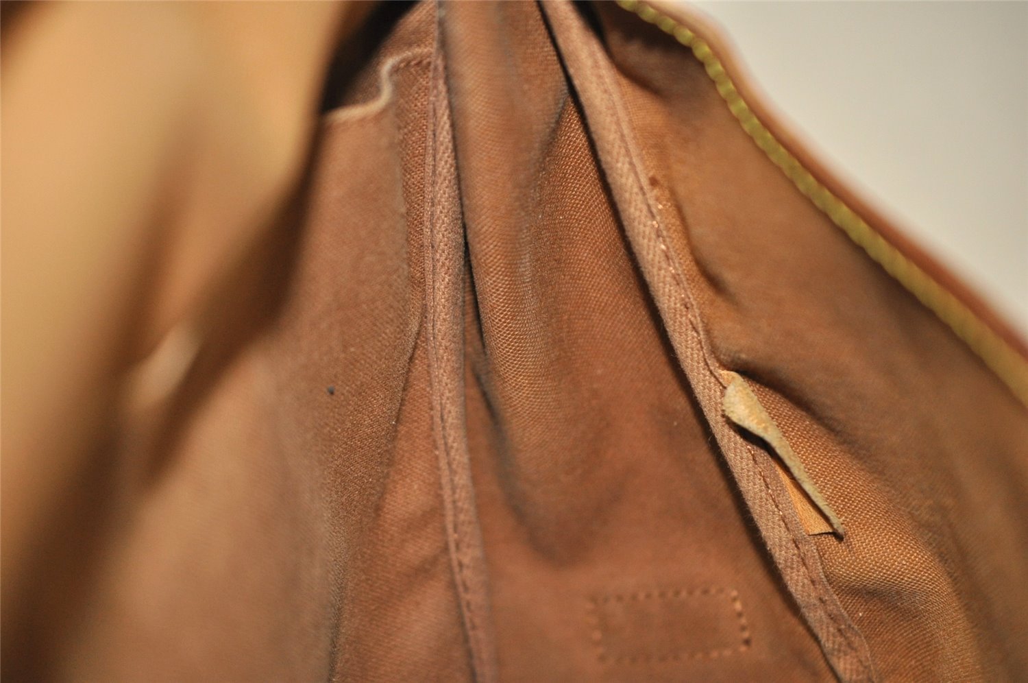 Authentic Louis Vuitton Monogram Saumur 35 Shoulder Cross Bag M42254 LV 5832I