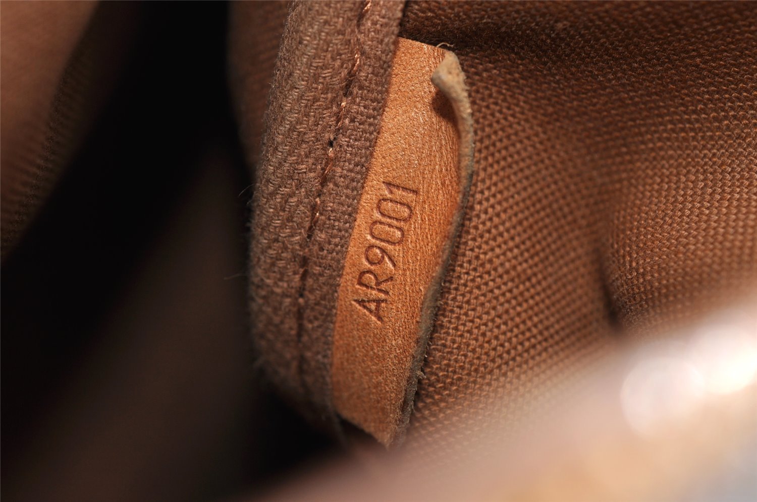 Authentic Louis Vuitton Monogram Saumur 35 Shoulder Cross Bag M42254 LV 5832I