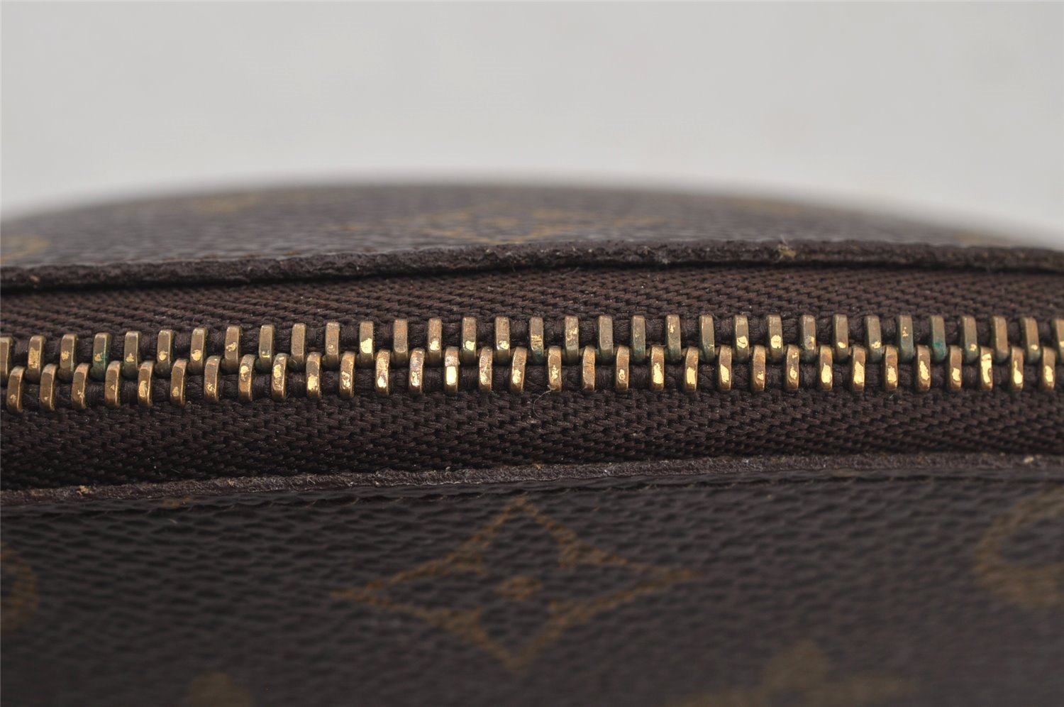 Auth Louis Vuitton Monogram Trousse Demi Ronde 23 Cosmetic Pouch LV Junk 5832J