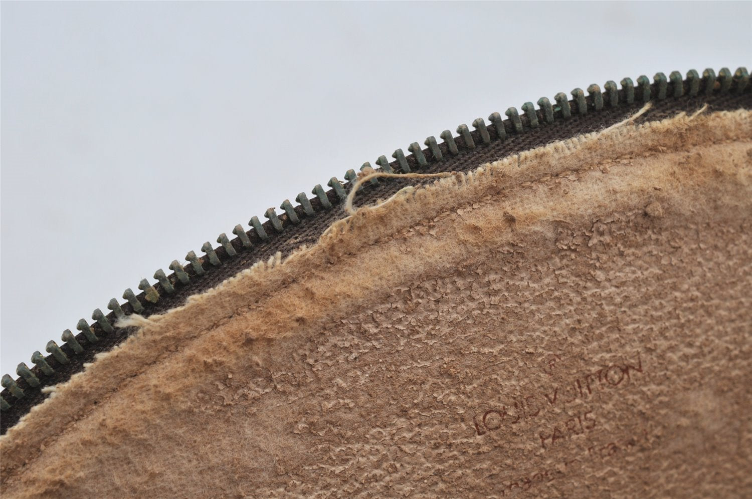 Auth Louis Vuitton Monogram Trousse Demi Ronde 23 Cosmetic Pouch LV Junk 5832J