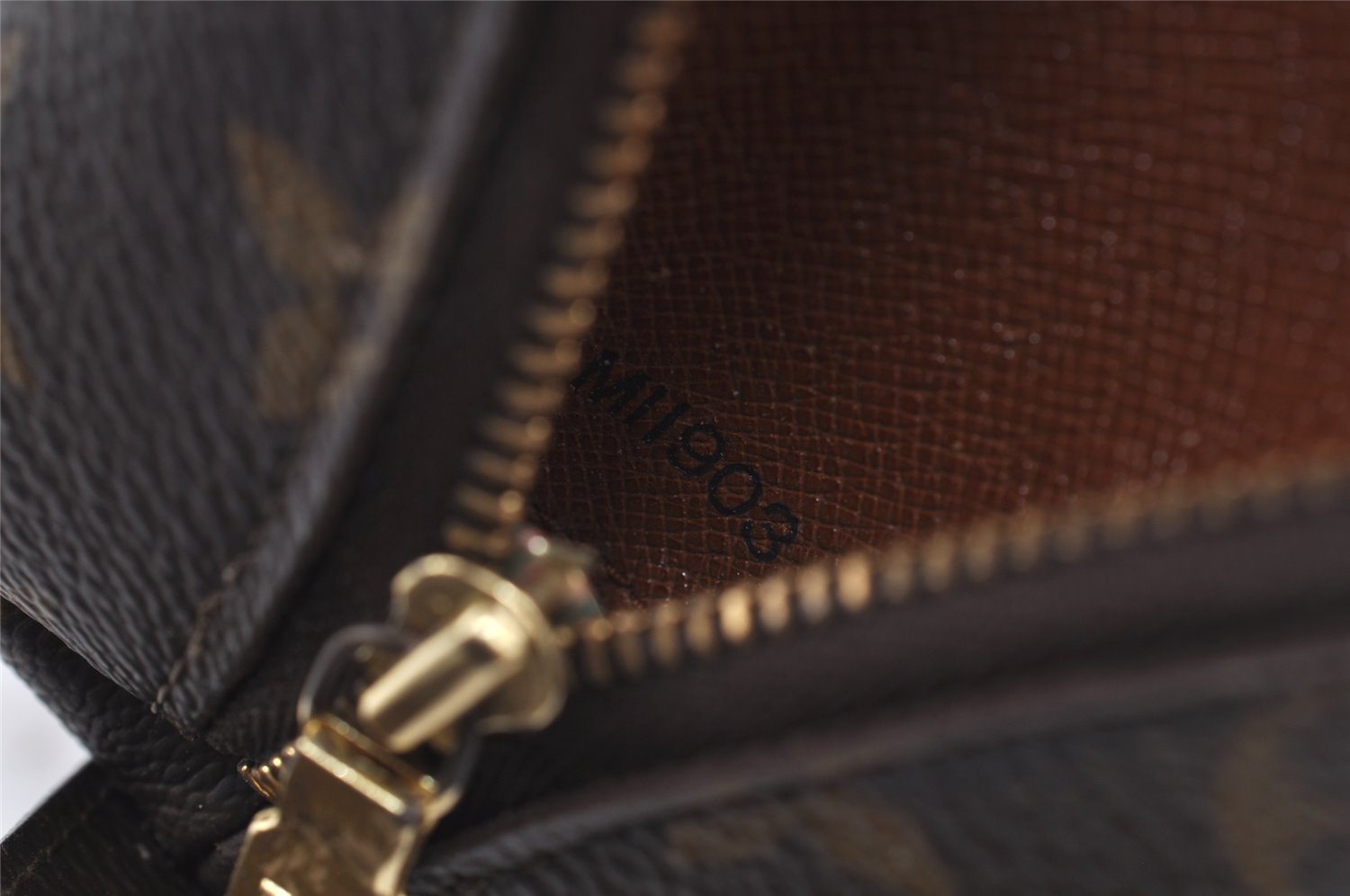 Auth Louis Vuitton Monogram Trousse Demi Ronde 23 Cosmetic Pouch LV Junk 5832J