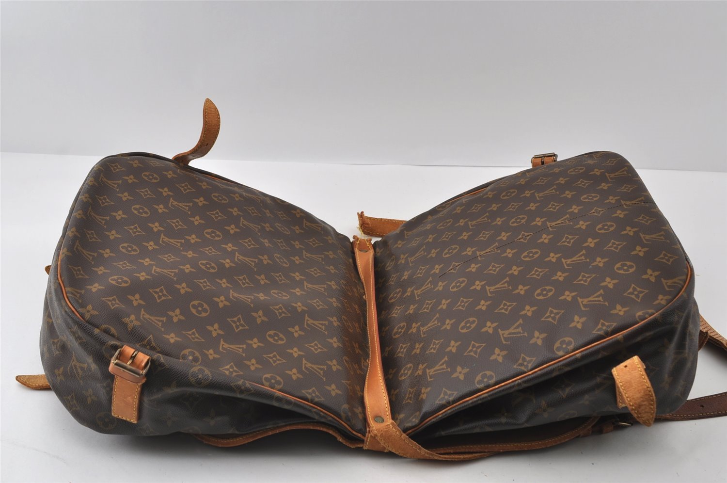Authentic Louis Vuitton Monogram Saumur 43 Shoulder Cross Bag M42252 Junk 5833I