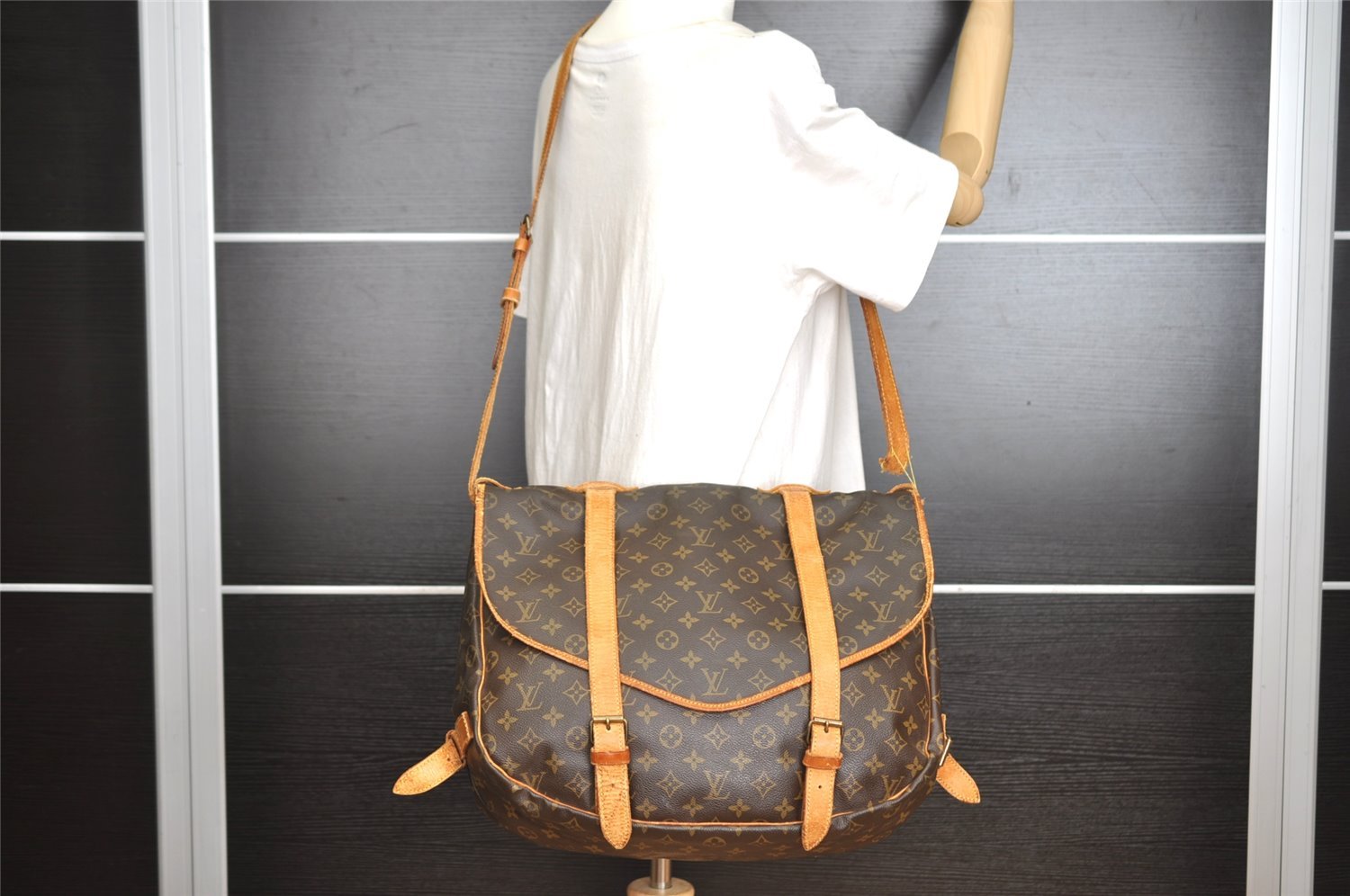 Authentic Louis Vuitton Monogram Saumur 43 Shoulder Cross Bag M42252 Junk 5833I