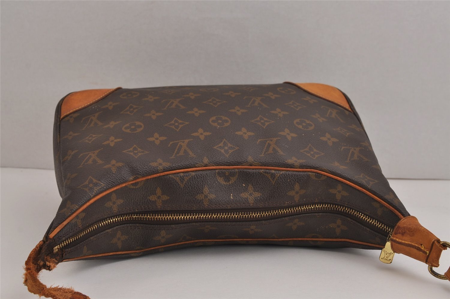 Authentic Louis Vuitton Monogram Boulogne 30 Shoulder Bag M52165 LV Junk 5834J
