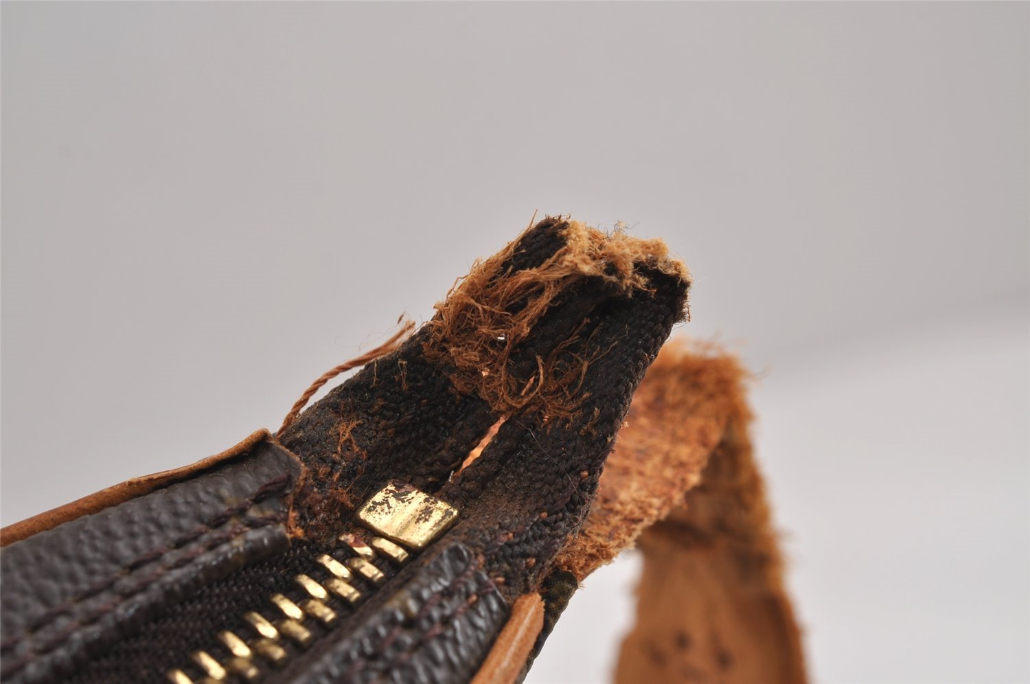 Authentic Louis Vuitton Monogram Boulogne 30 Shoulder Bag M52165 LV Junk 5834J