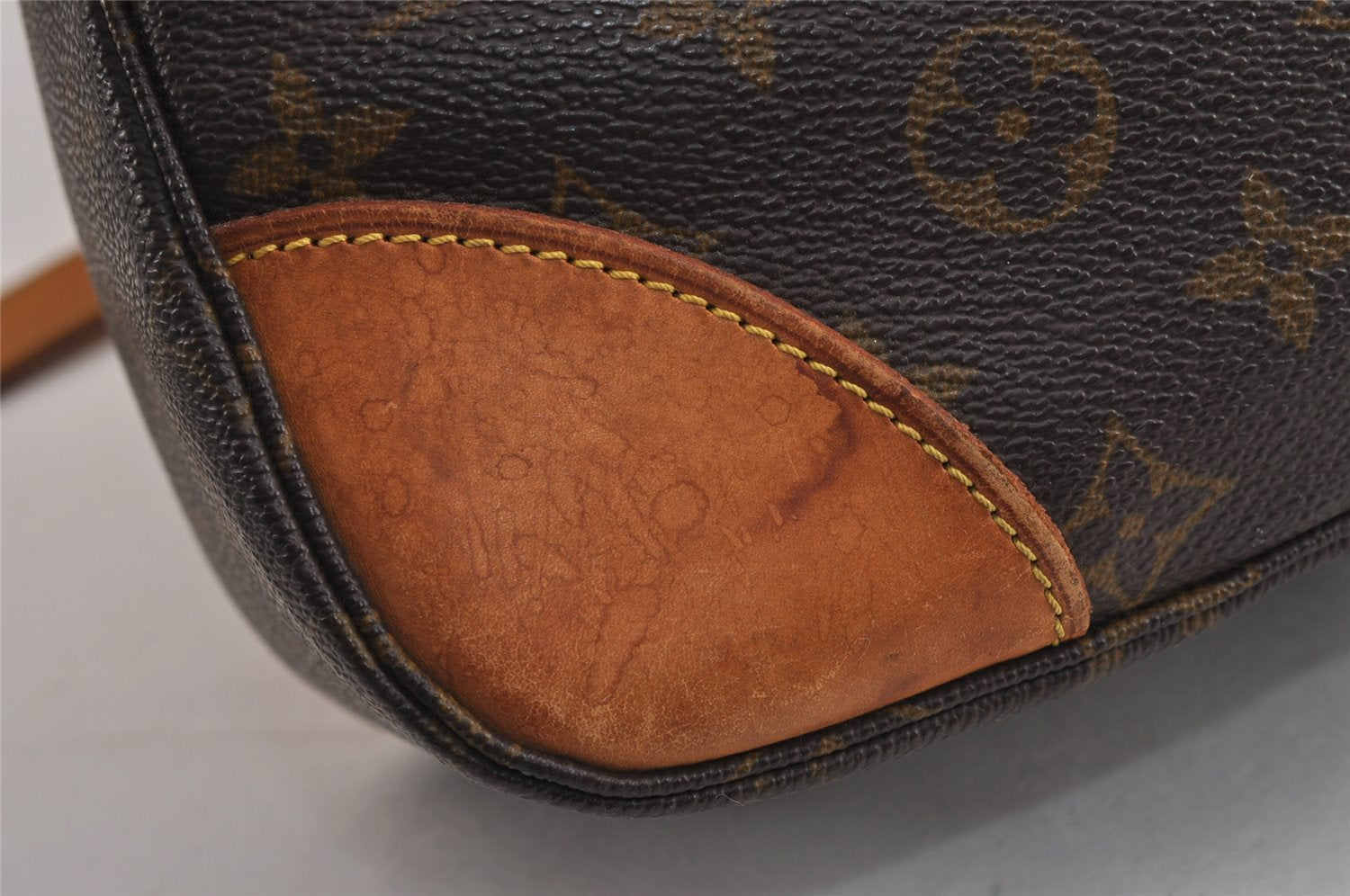 Authentic Louis Vuitton Monogram Boulogne 30 Shoulder Bag M52165 LV Junk 5834J