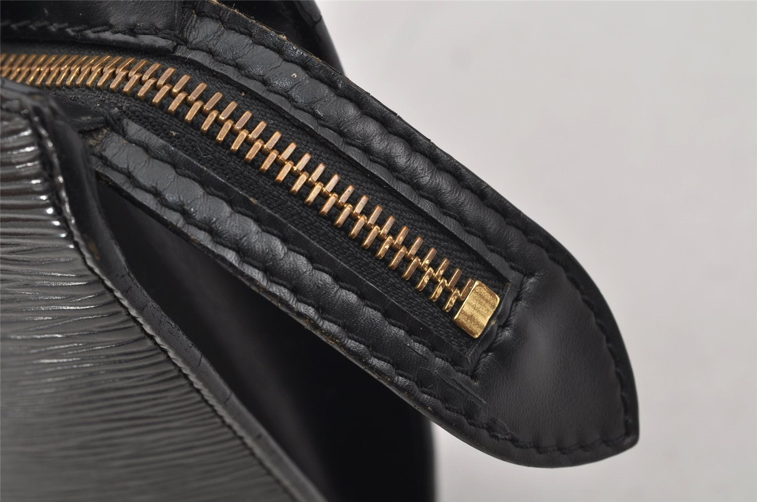 Authentic Louis Vuitton Epi Saint Jacques Hand Bag Black M52272 LV 5841J