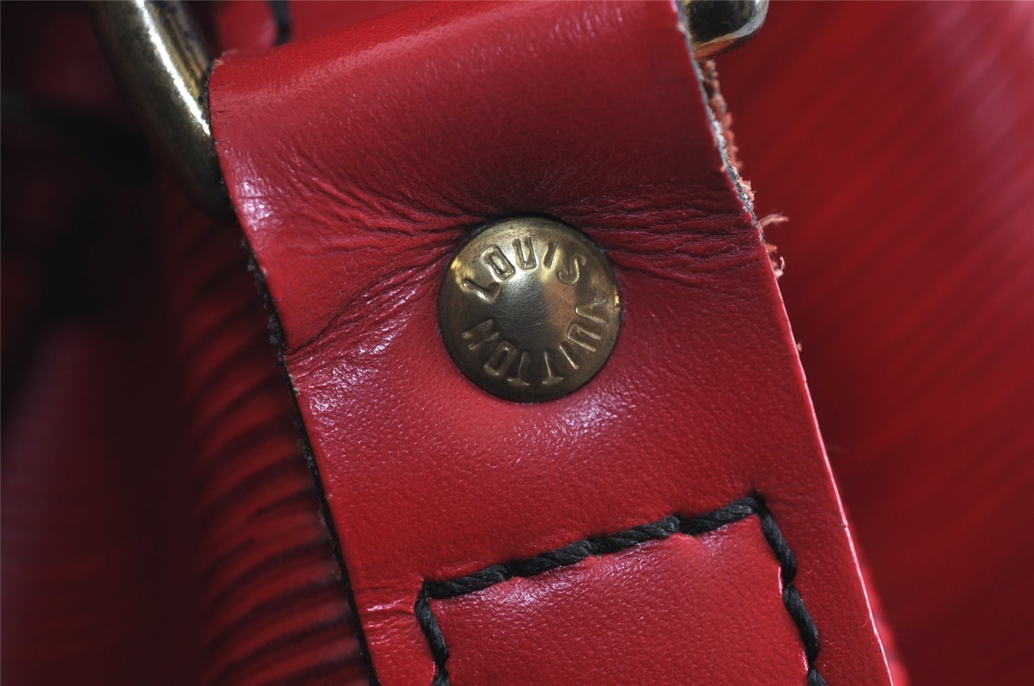 Authentic Louis Vuitton Epi Petit Noe Shoulder Drawstring Bag M44107 Red 5842J