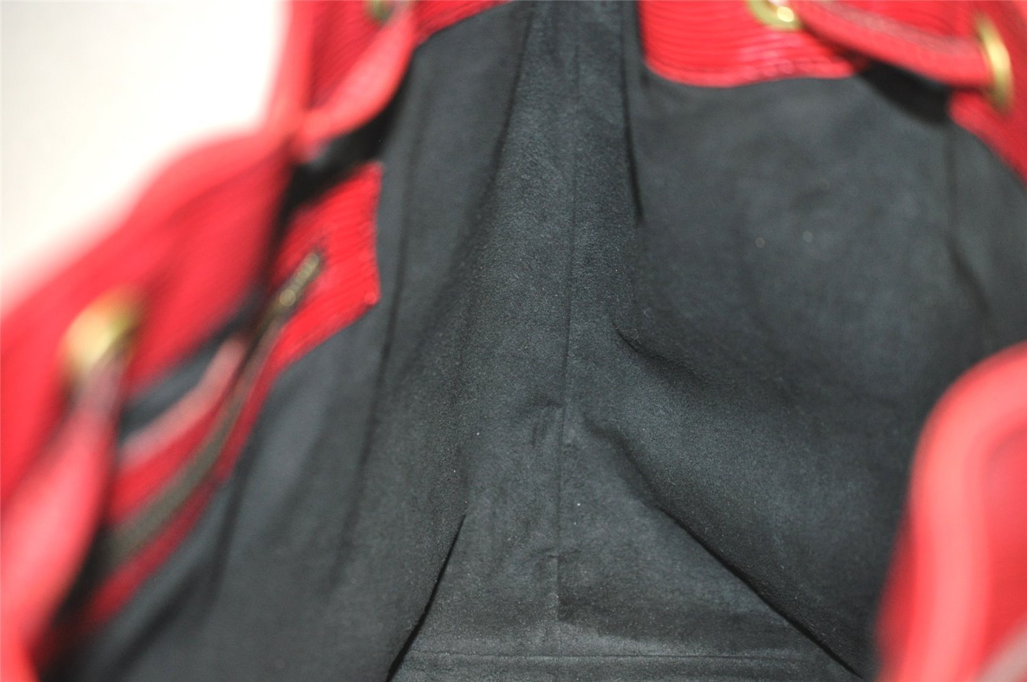 Authentic Louis Vuitton Epi Petit Noe Shoulder Drawstring Bag M44107 Red 5842J