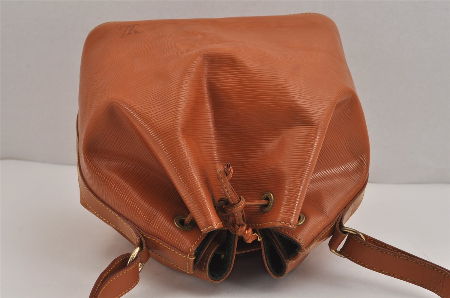 Authentic Louis Vuitton Epi Petit Noe Shoulder Drawstring Bag M44108 Brown 5843J