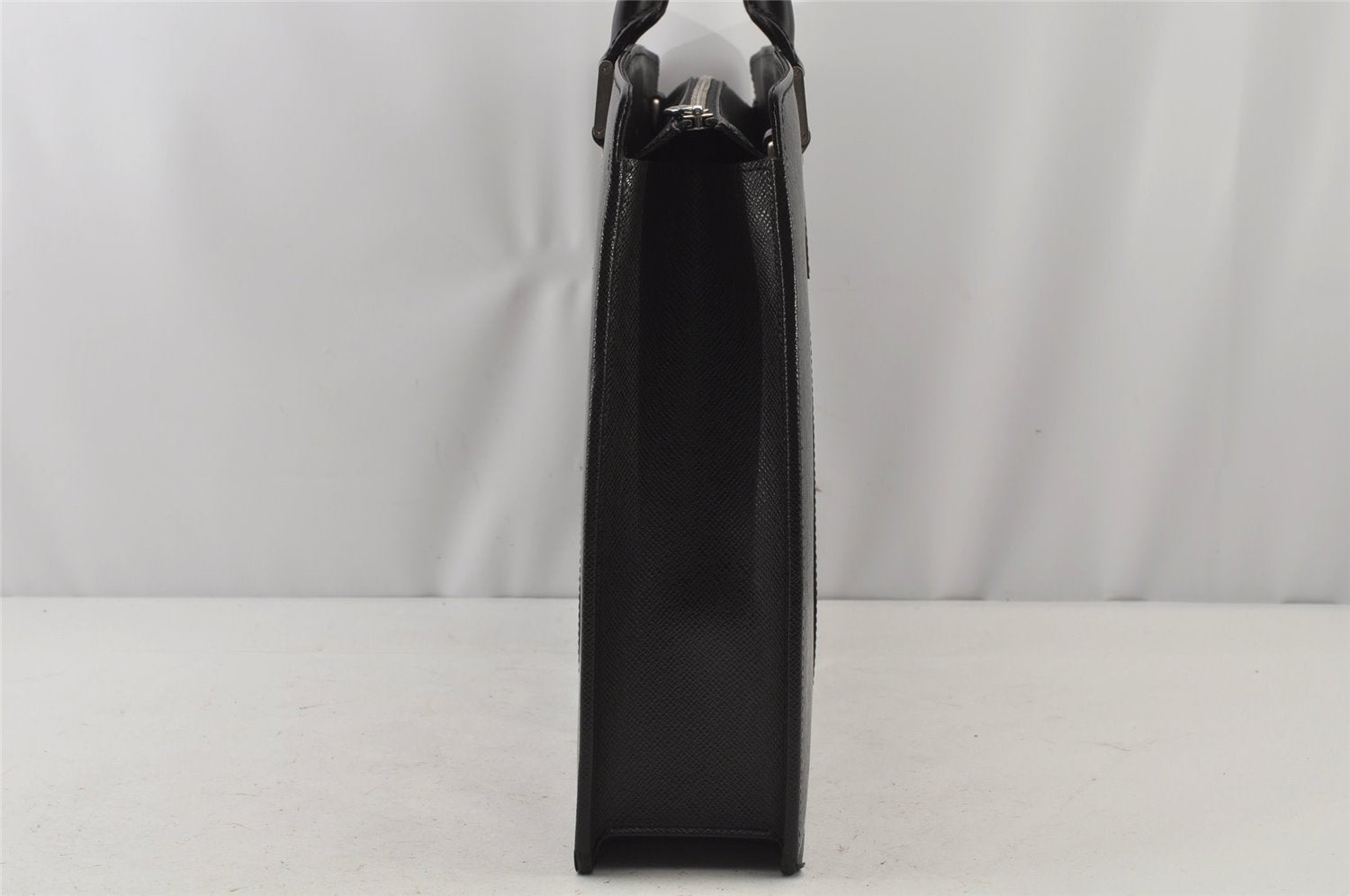 Auth Louis Vuitton Taiga Porte Documents Lozan 2Way Briefcase M30052 Black 5848J