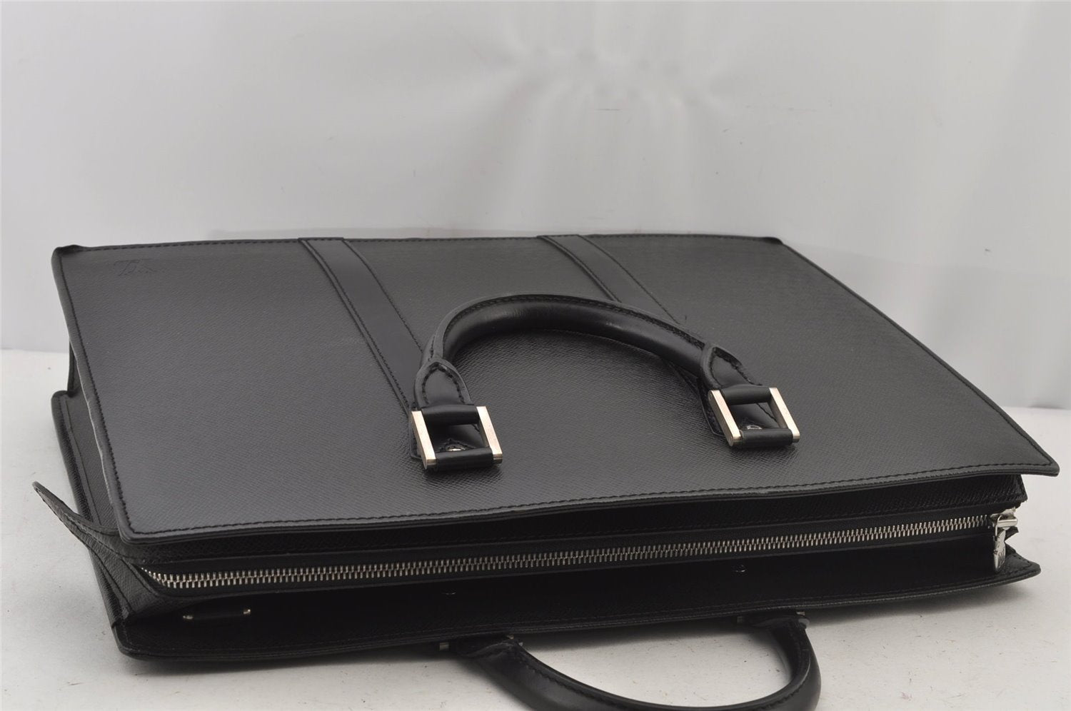 Auth Louis Vuitton Taiga Porte Documents Lozan 2Way Briefcase M30052 Black 5848J