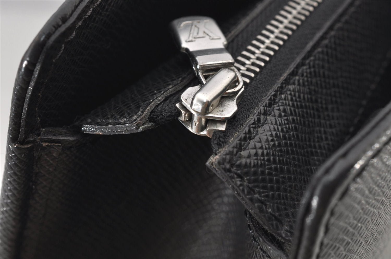 Auth Louis Vuitton Taiga Porte Documents Lozan 2Way Briefcase M30052 Black 5848J