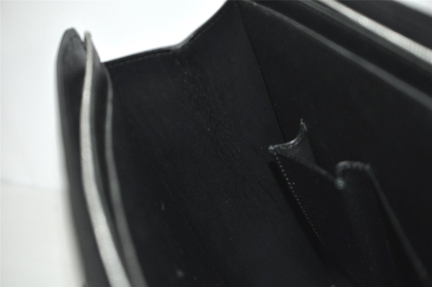 Auth Louis Vuitton Taiga Porte Documents Lozan 2Way Briefcase M30052 Black 5848J