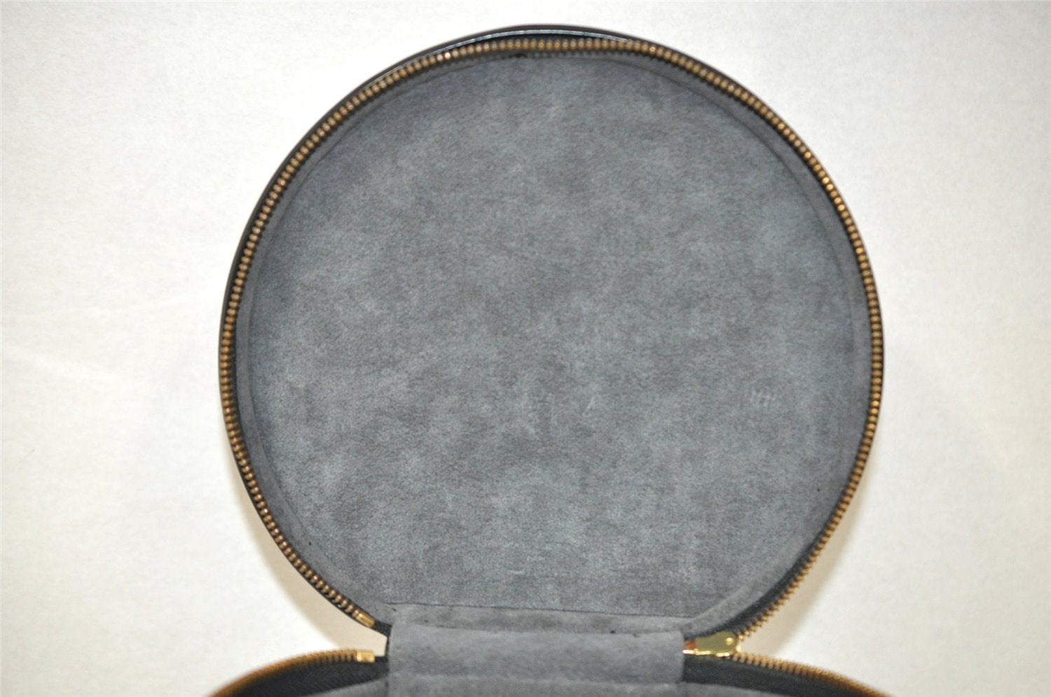 Authentic Louis Vuitton Epi Cannes Cosmetic Hand Bag Purse Black M48032 LV 5851I