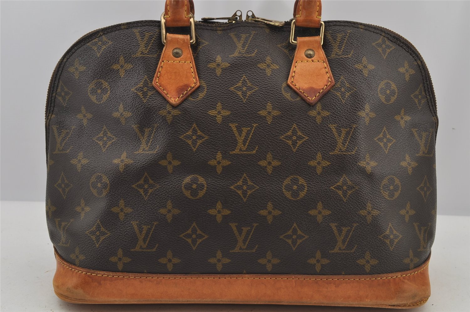 Authentic Louis Vuitton Monogram Alma Hand Bag Purse M51130 LV 5852J