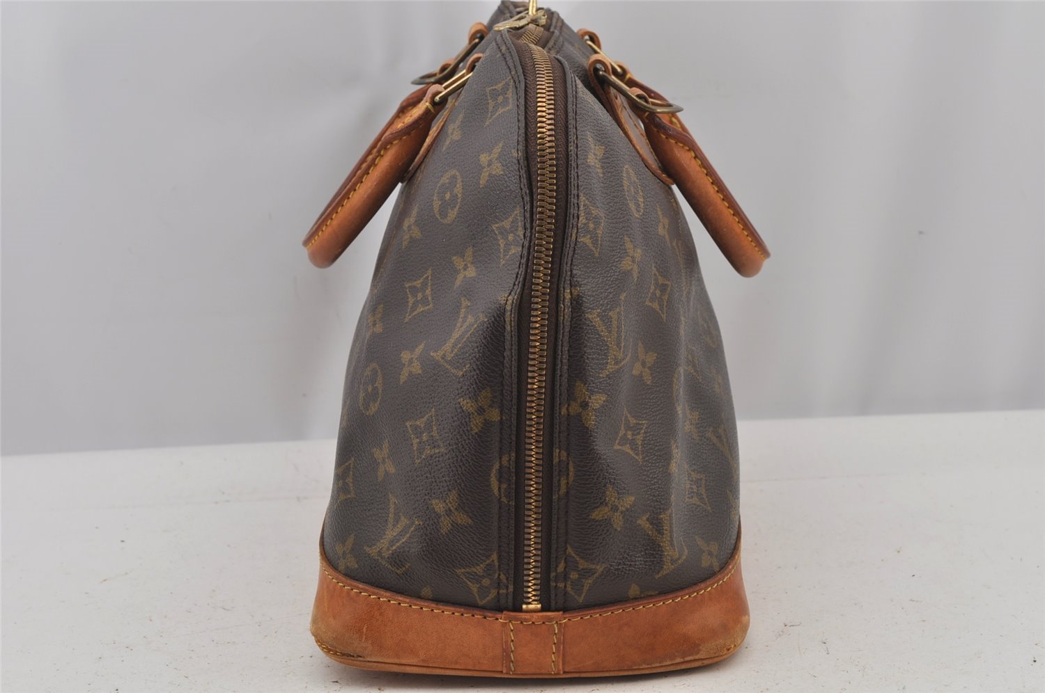 Authentic Louis Vuitton Monogram Alma Hand Bag Purse M51130 LV 5852J