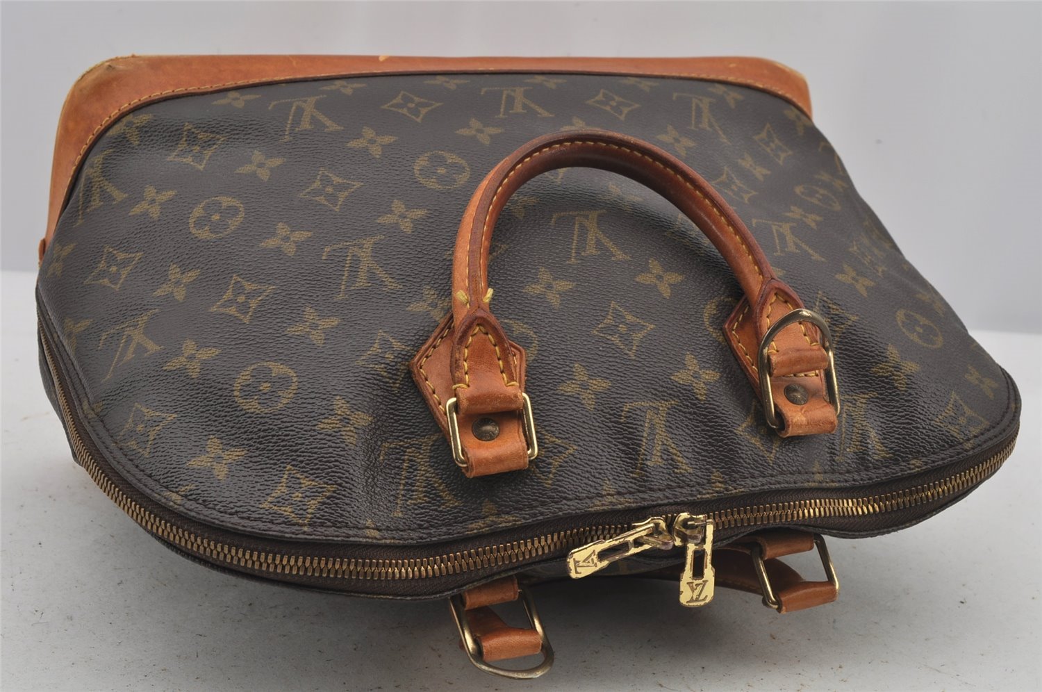 Authentic Louis Vuitton Monogram Alma Hand Bag Purse M51130 LV 5852J