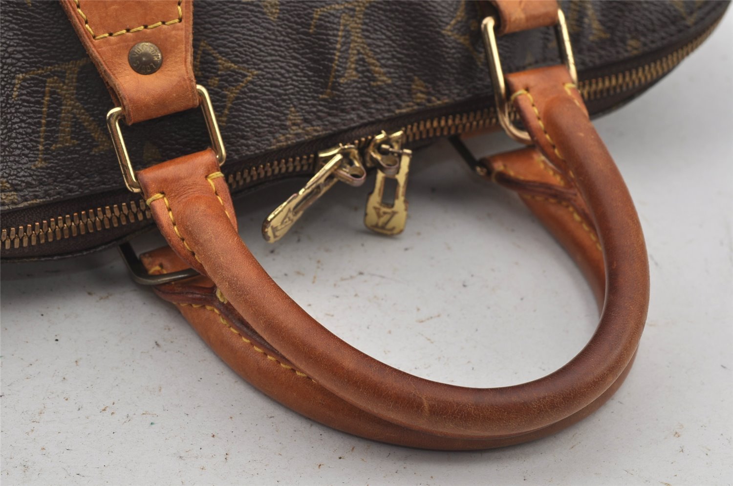 Authentic Louis Vuitton Monogram Alma Hand Bag Purse M51130 LV 5852J