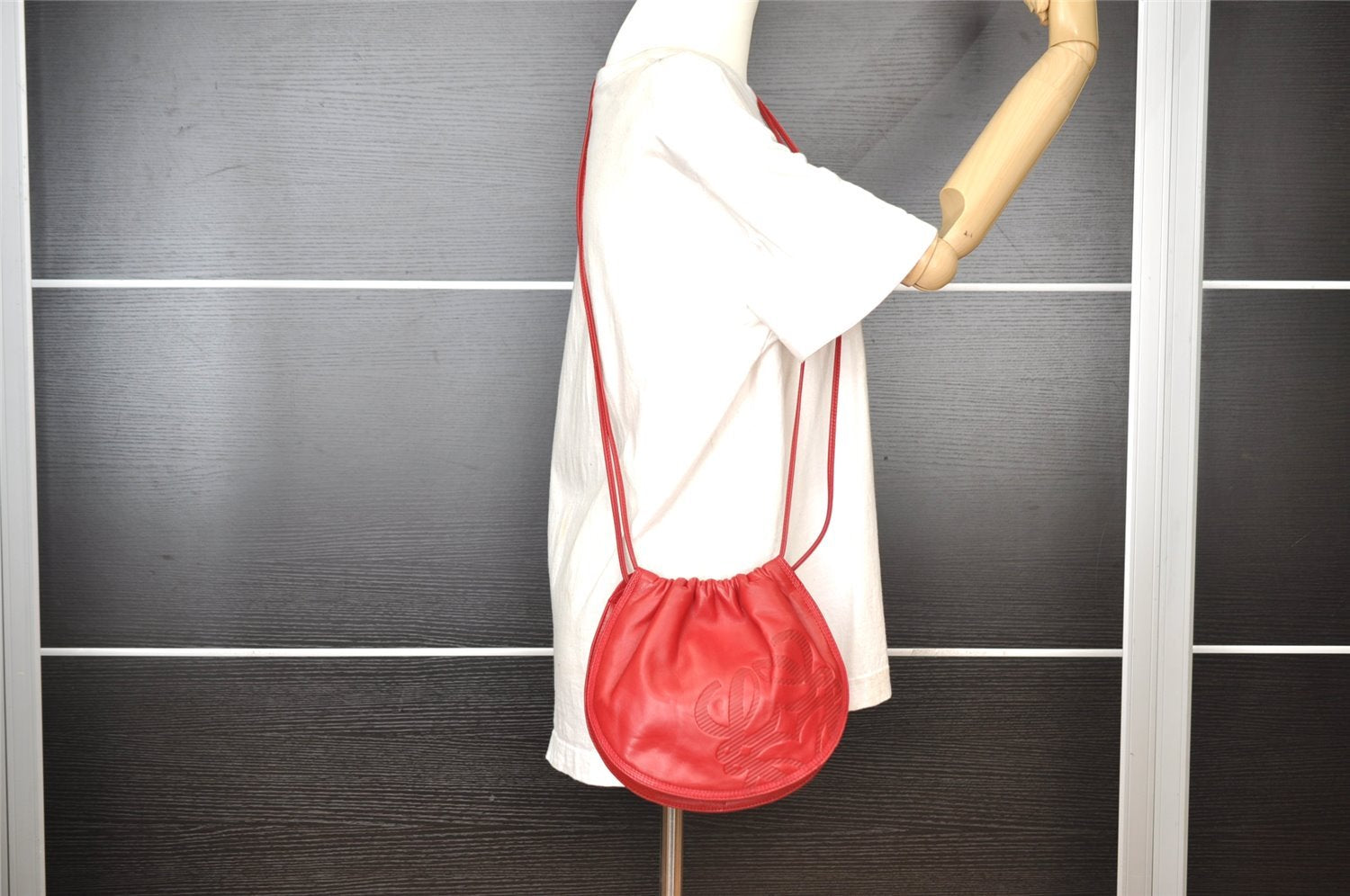 Authentic LOEWE Anagram Drawstring Shoulder Cross Body Bag Leather Red 5857I