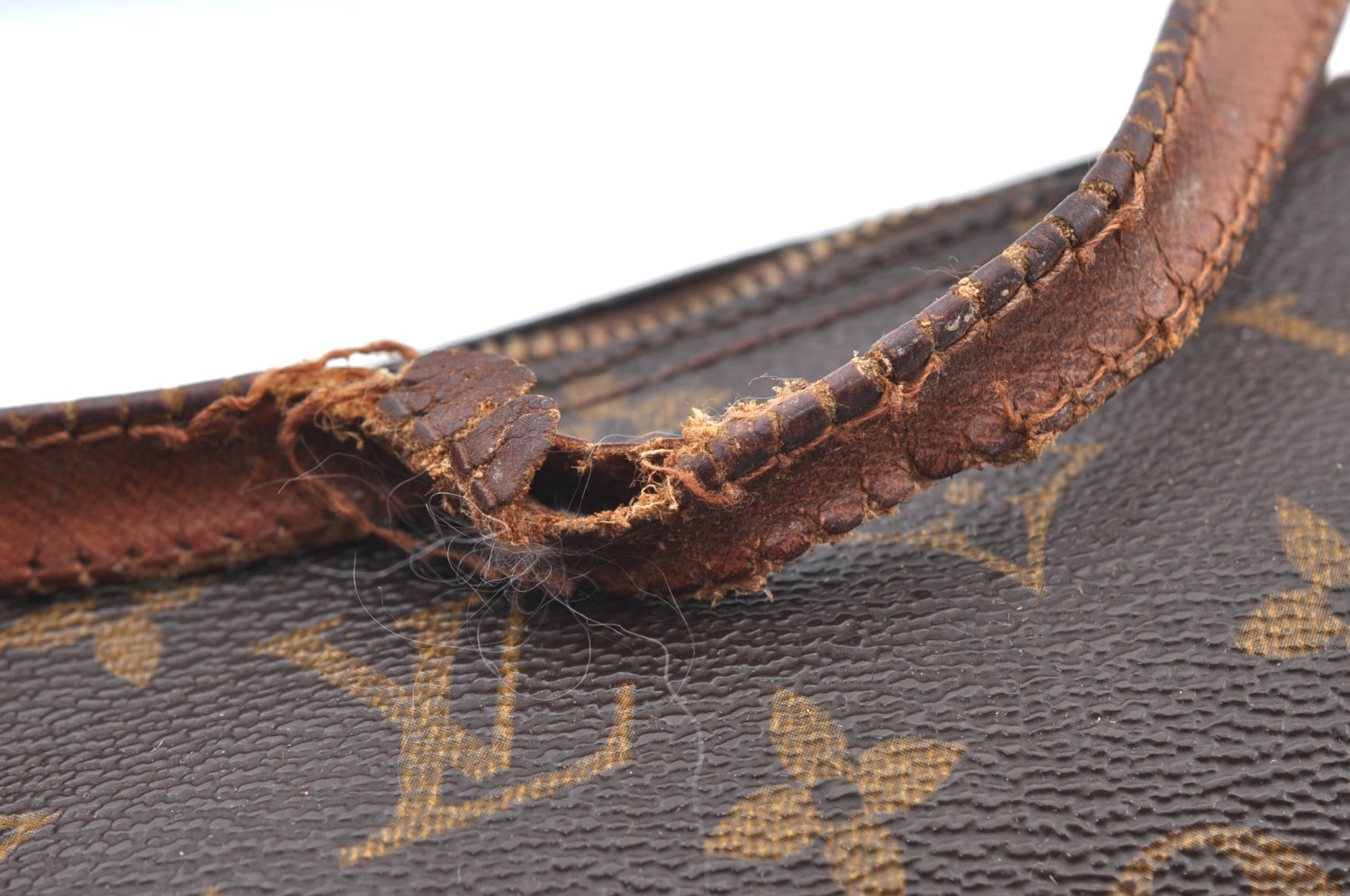 Authentic Louis Vuitton Monogram Papillon 30 Hand Bag Old Model LV 5858H