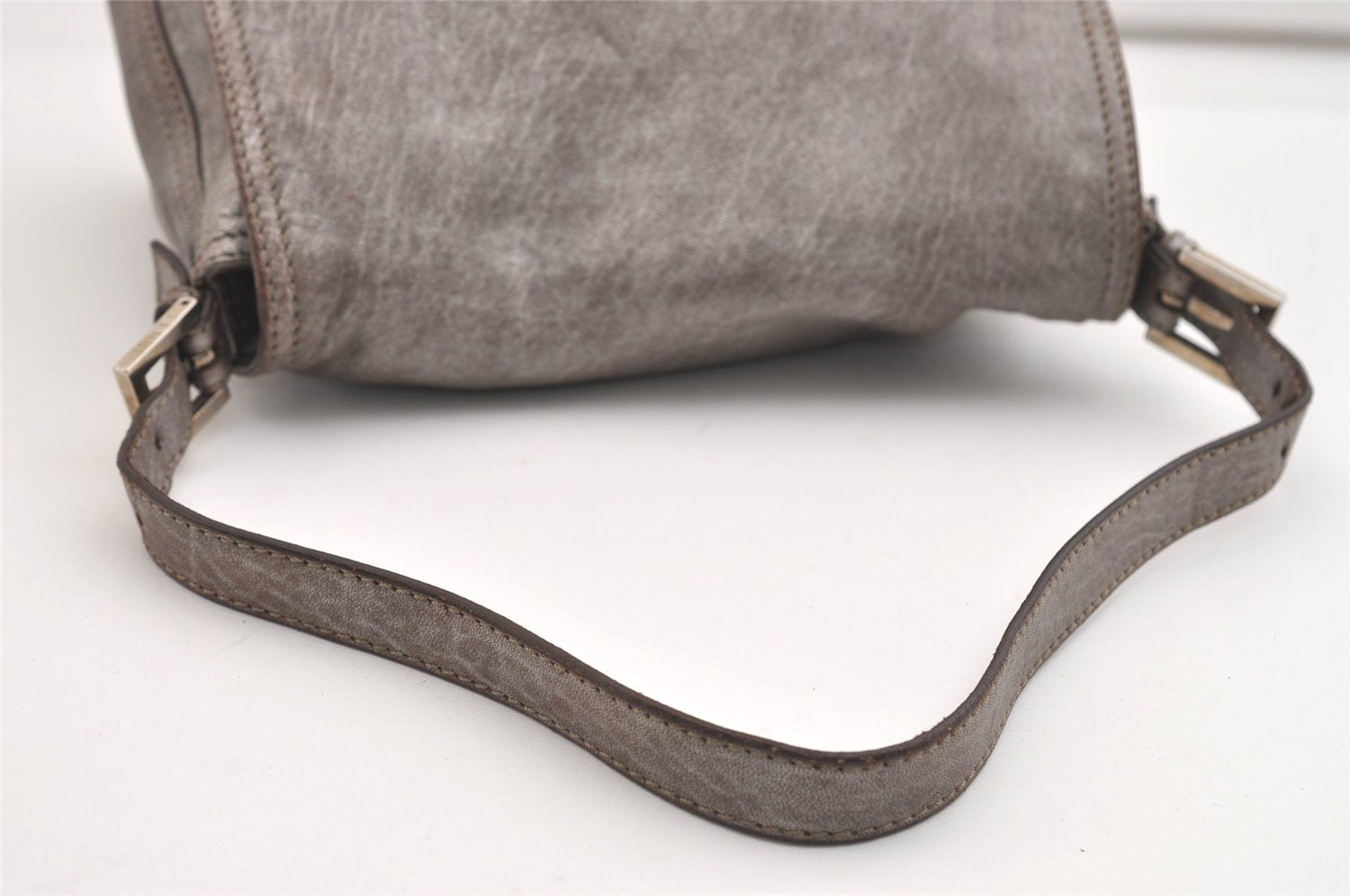 Authentic FENDI Mamma Baguette Shoulder Hand Bag Purse Leather Silver 5871J
