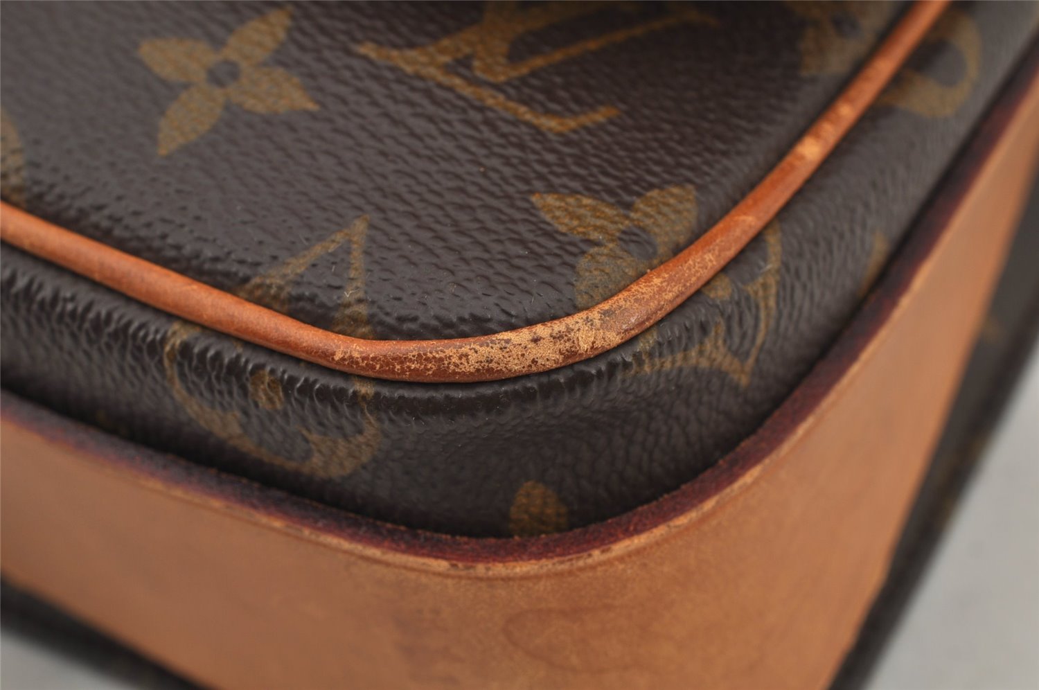 Authentic Louis Vuitton Monogram Cartouchiere MM M51253 Shoulder Bag Junk 5879J