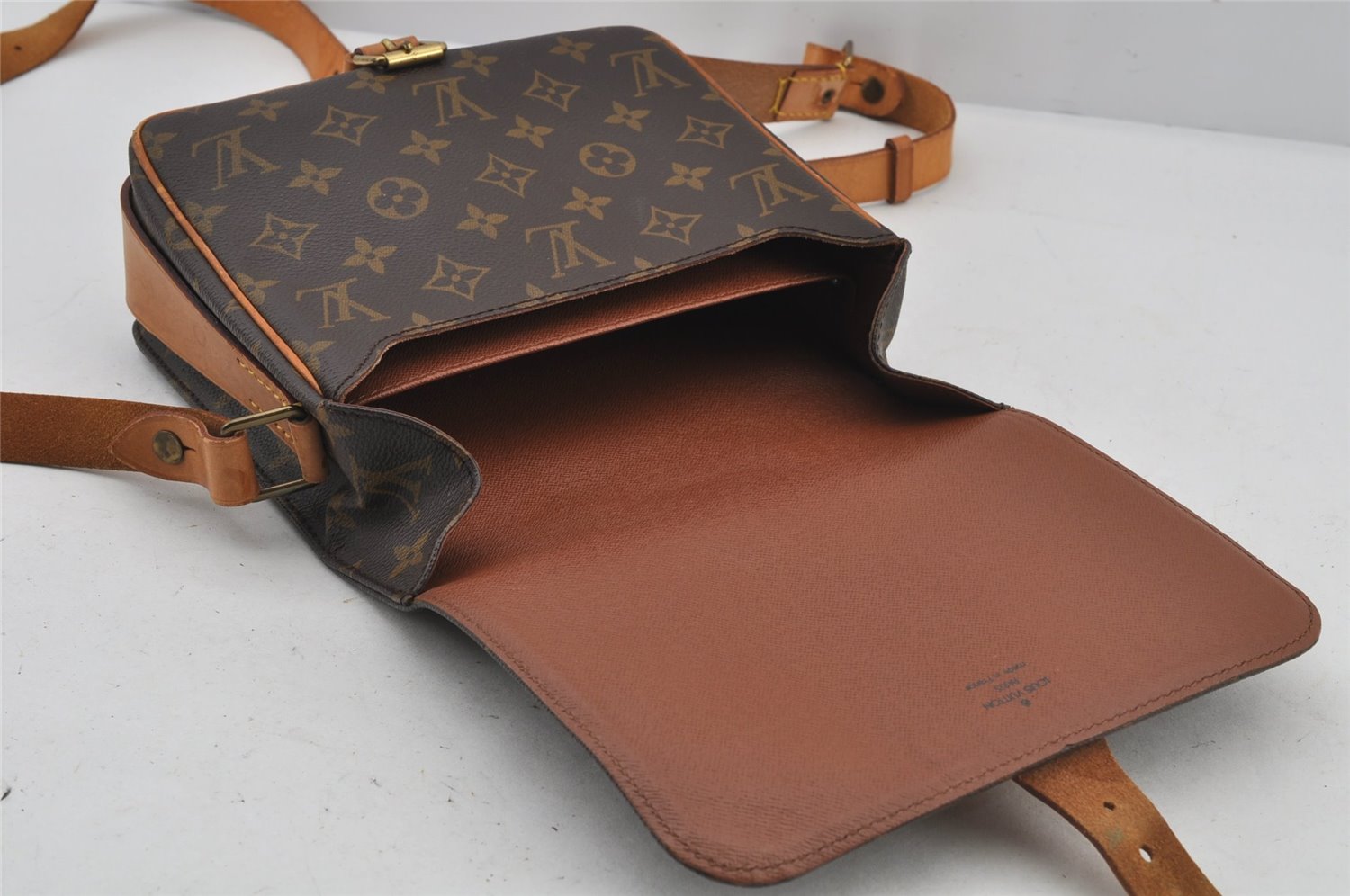 Authentic Louis Vuitton Monogram Cartouchiere MM M51253 Shoulder Bag Junk 5879J