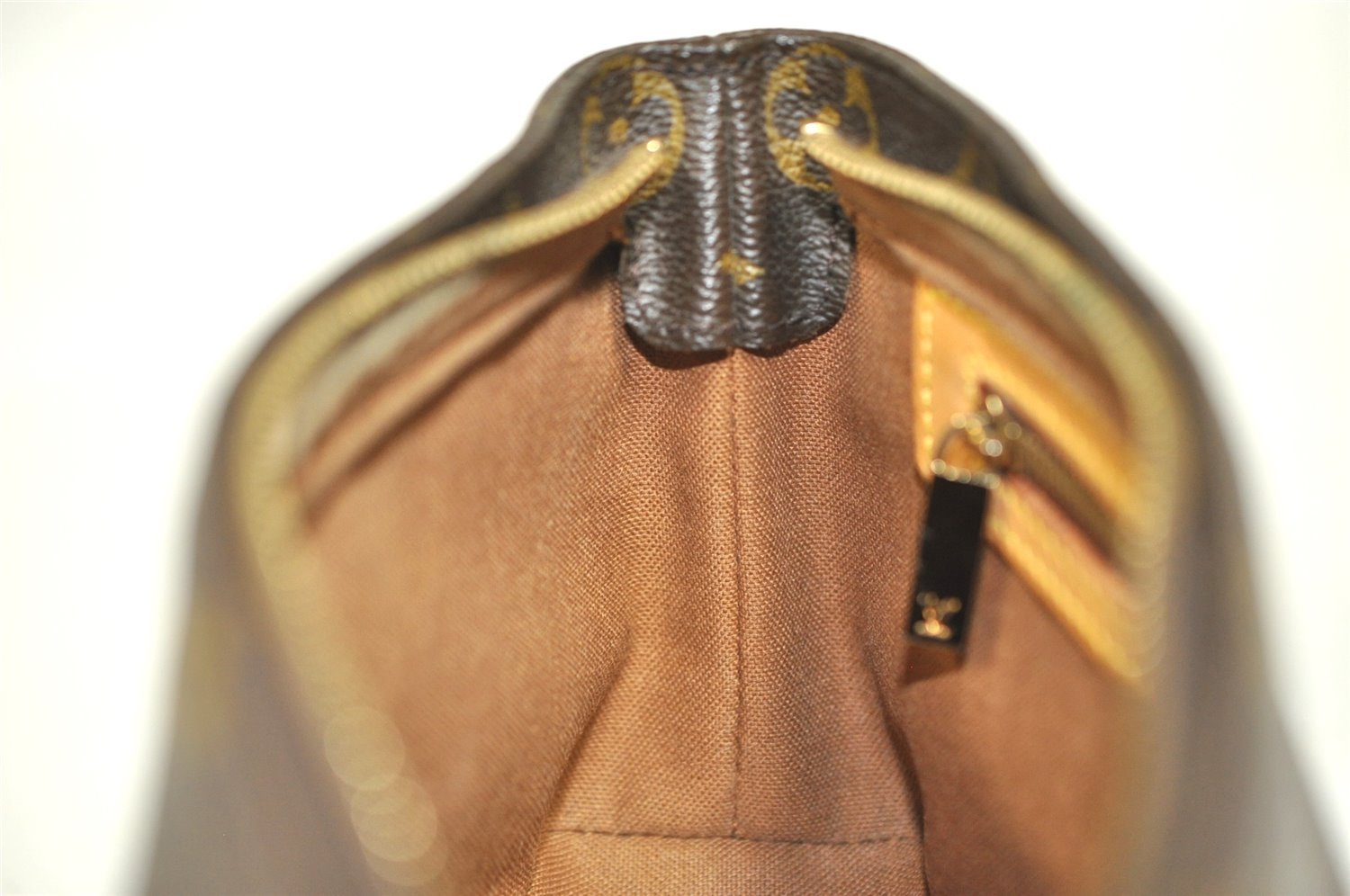 Authentic Louis Vuitton Monogram Trotteur Shoulder Cross Bag M51240 Junk 5882I