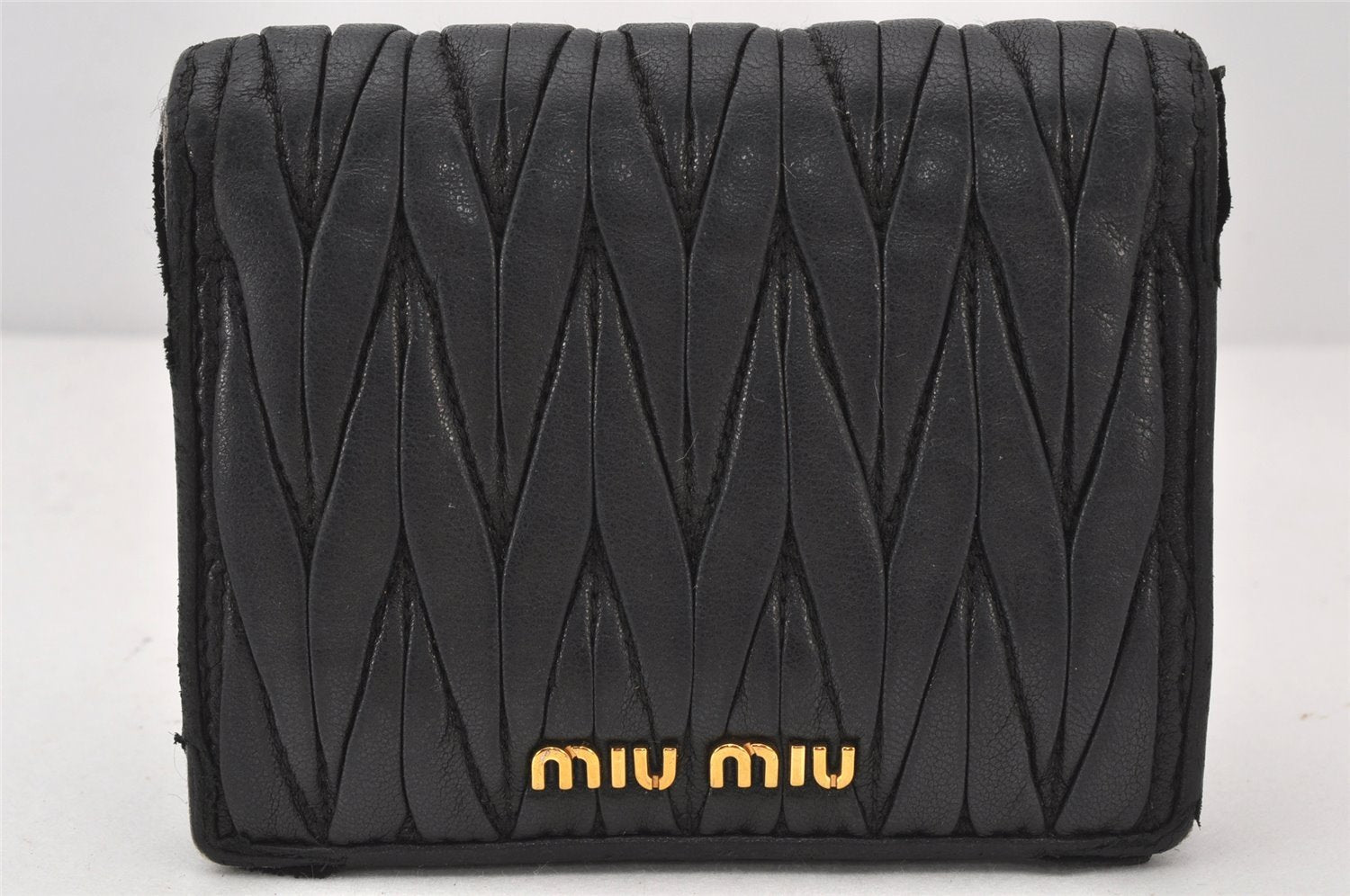 Authentic MIU MIU Vintage Matelasse Leather Bifold Wallet Purse Black 5889K