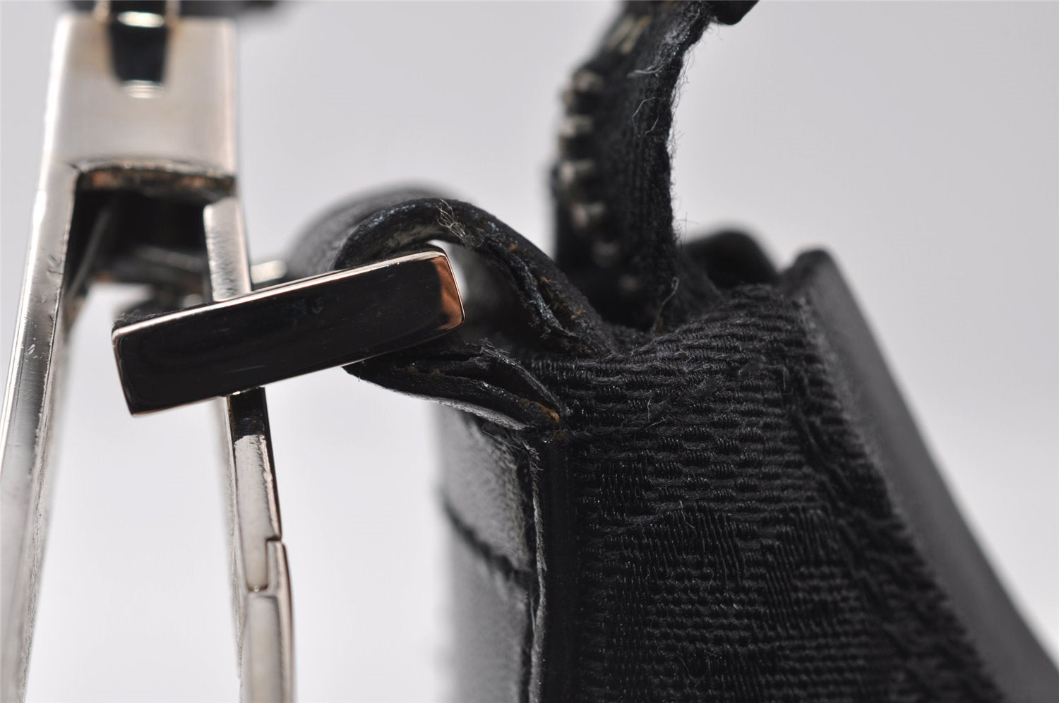 Authentic GUCCI Vintage Shoulder Bag Purse GG Canvas Leather 0000602 Black 5890I