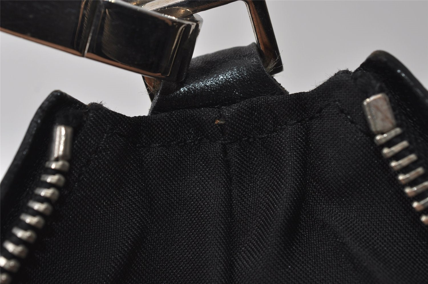 Authentic GUCCI Vintage Shoulder Bag Purse GG Canvas Leather 0000602 Black 5890I