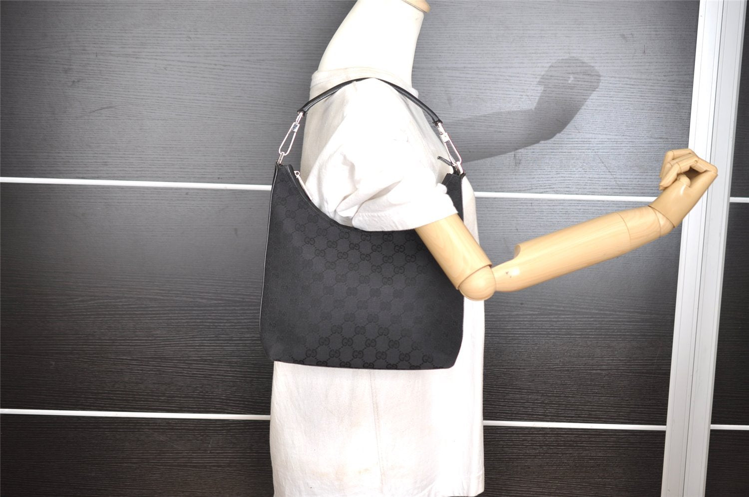 Authentic GUCCI Vintage Shoulder Bag Purse GG Canvas Leather 0000602 Black 5890I