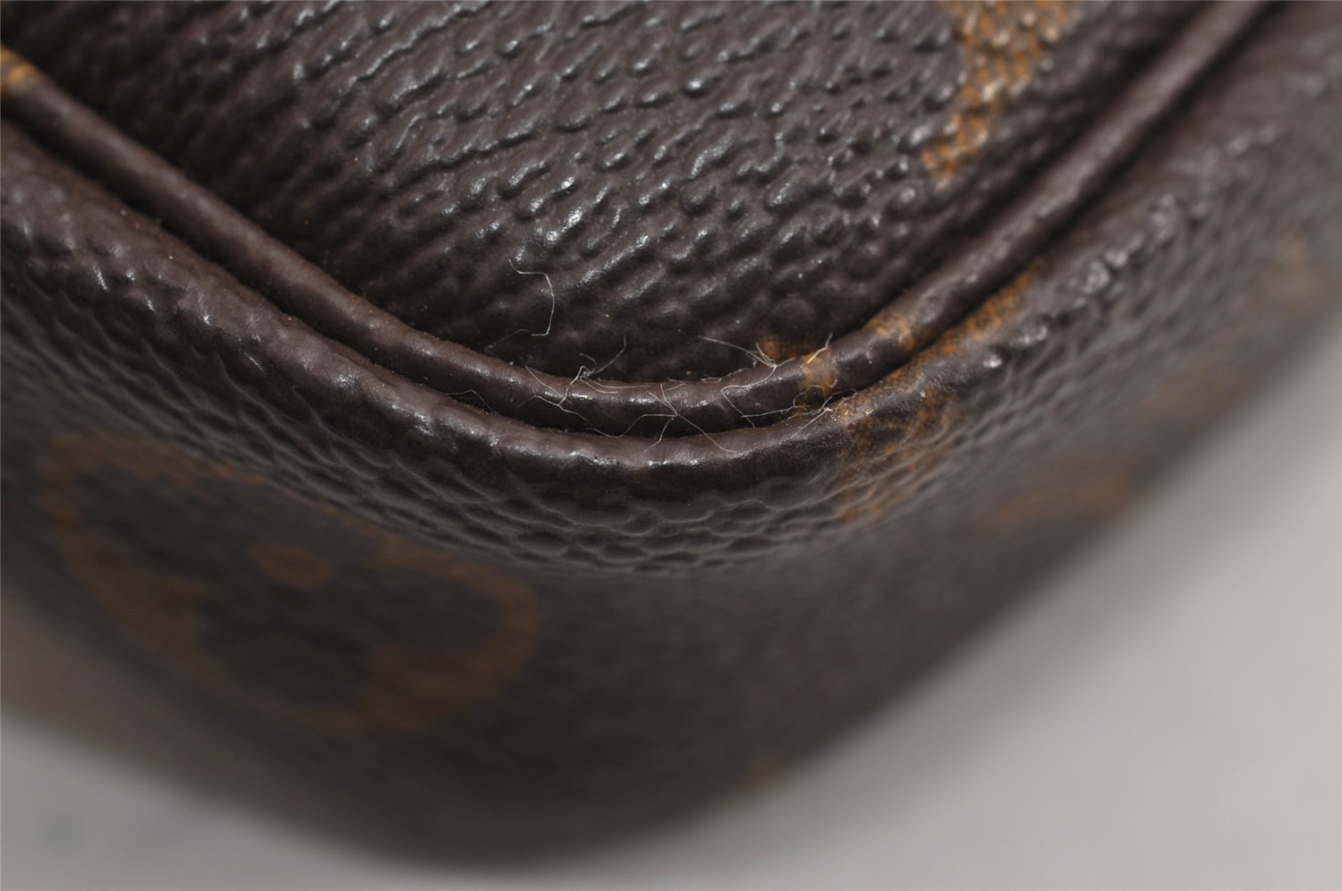 Authentic Louis Vuitton Monogram Pochette Accessoires Pouch M51980 LV 5890J