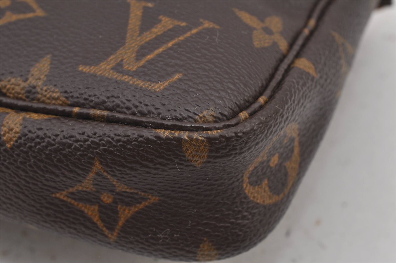 Authentic Louis Vuitton Monogram Pochette Accessoires Pouch M51980 LV 5891J