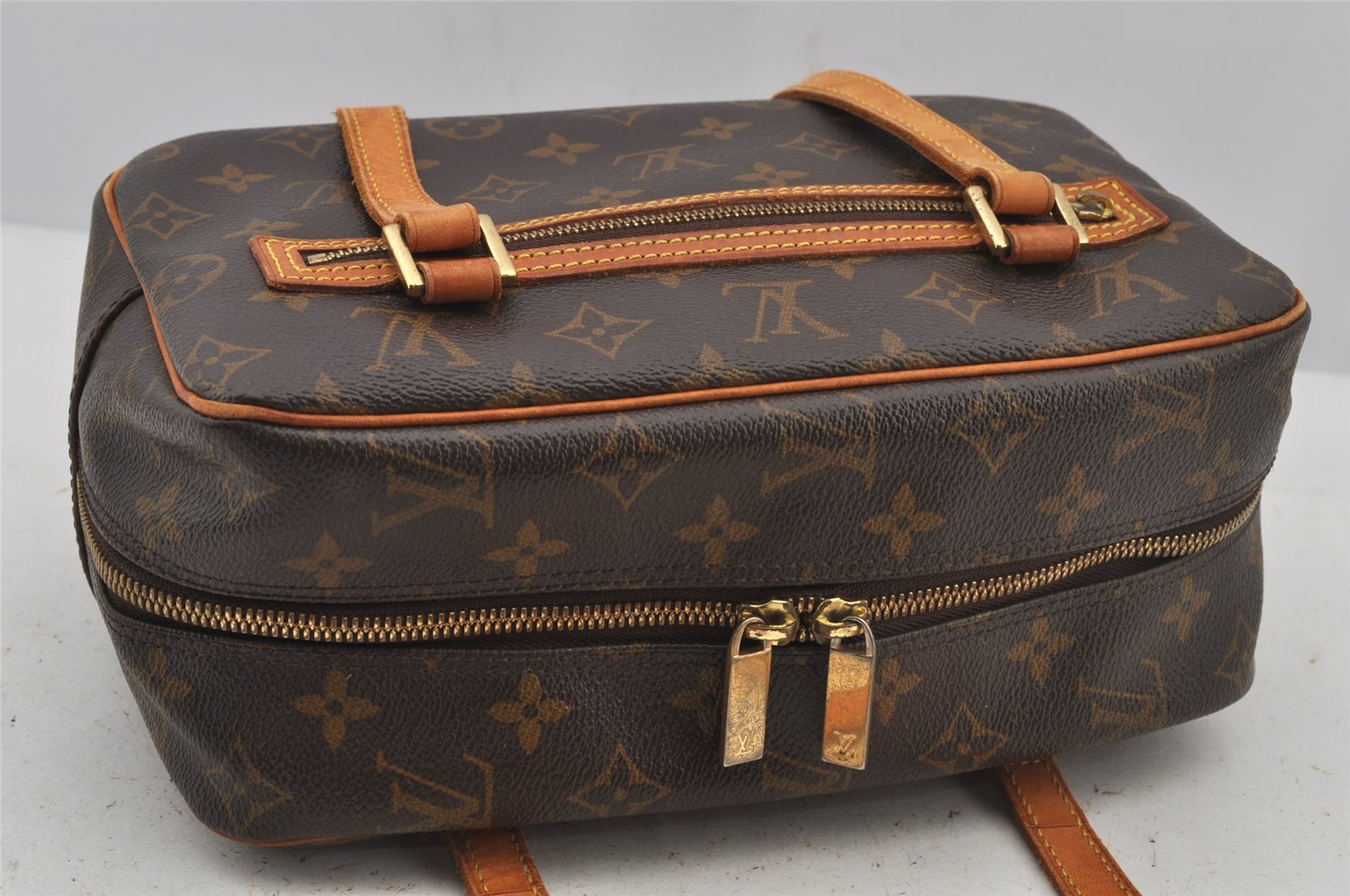 Authentic Louis Vuitton Monogram Cite MM Shoulder Bag M51182 LV 5896J