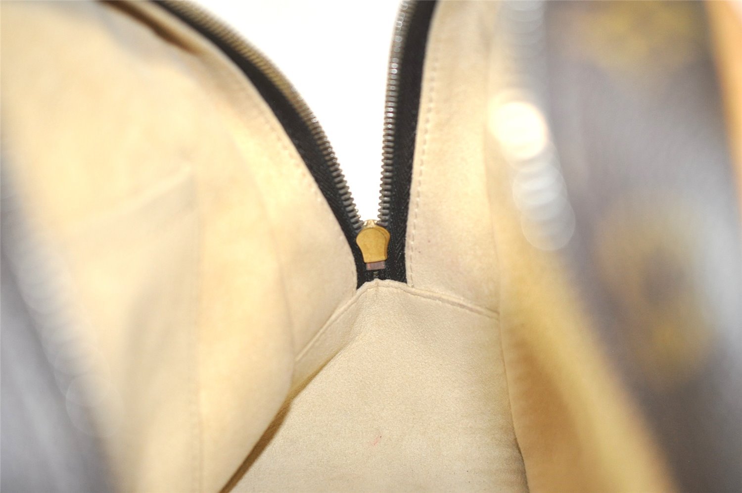 Authentic Louis Vuitton Monogram Manhattan PM Hand Bag Purse M40026 LV 5905J