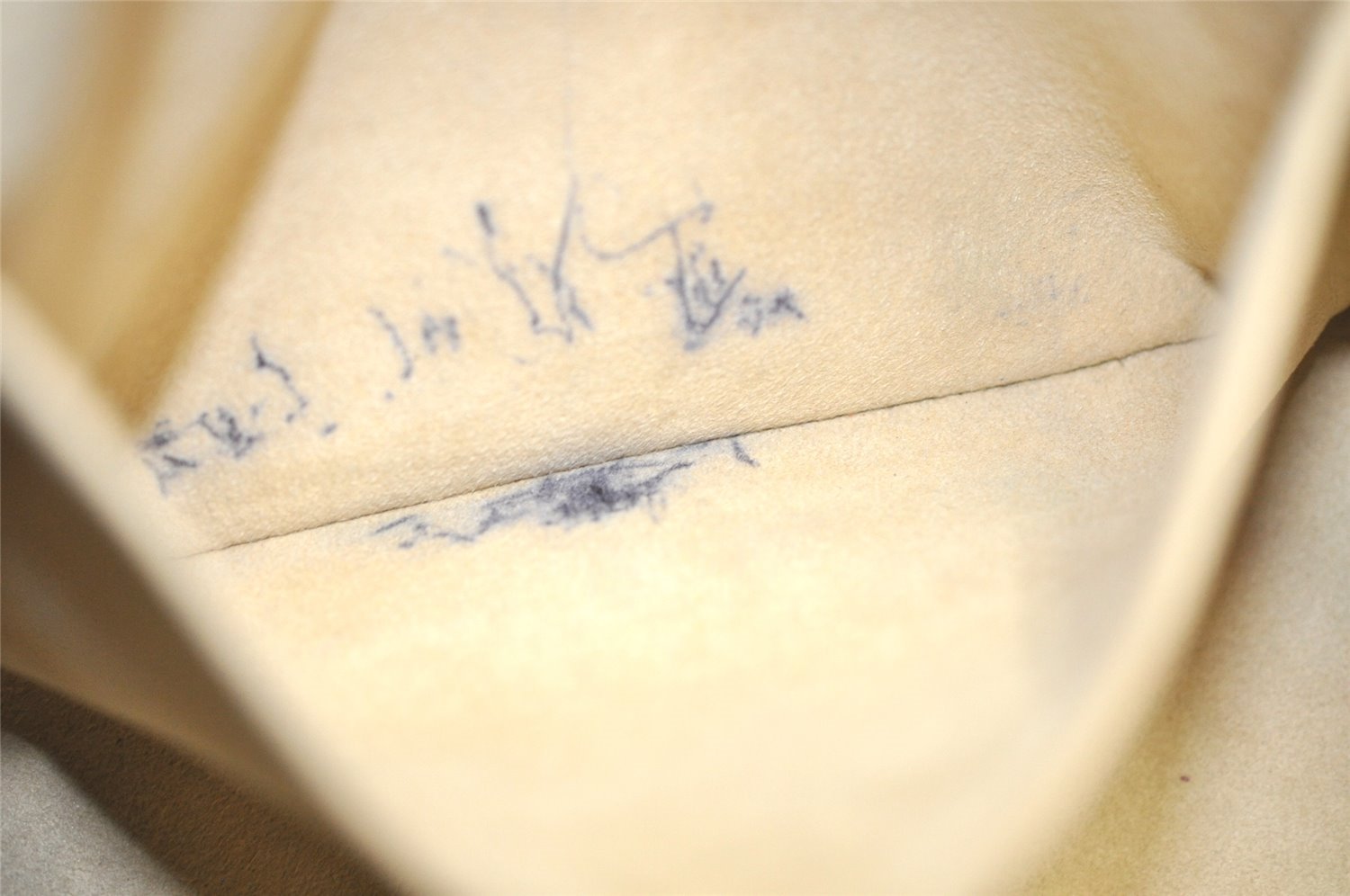 Authentic Louis Vuitton Monogram Manhattan PM Hand Bag Purse M40026 LV 5905J