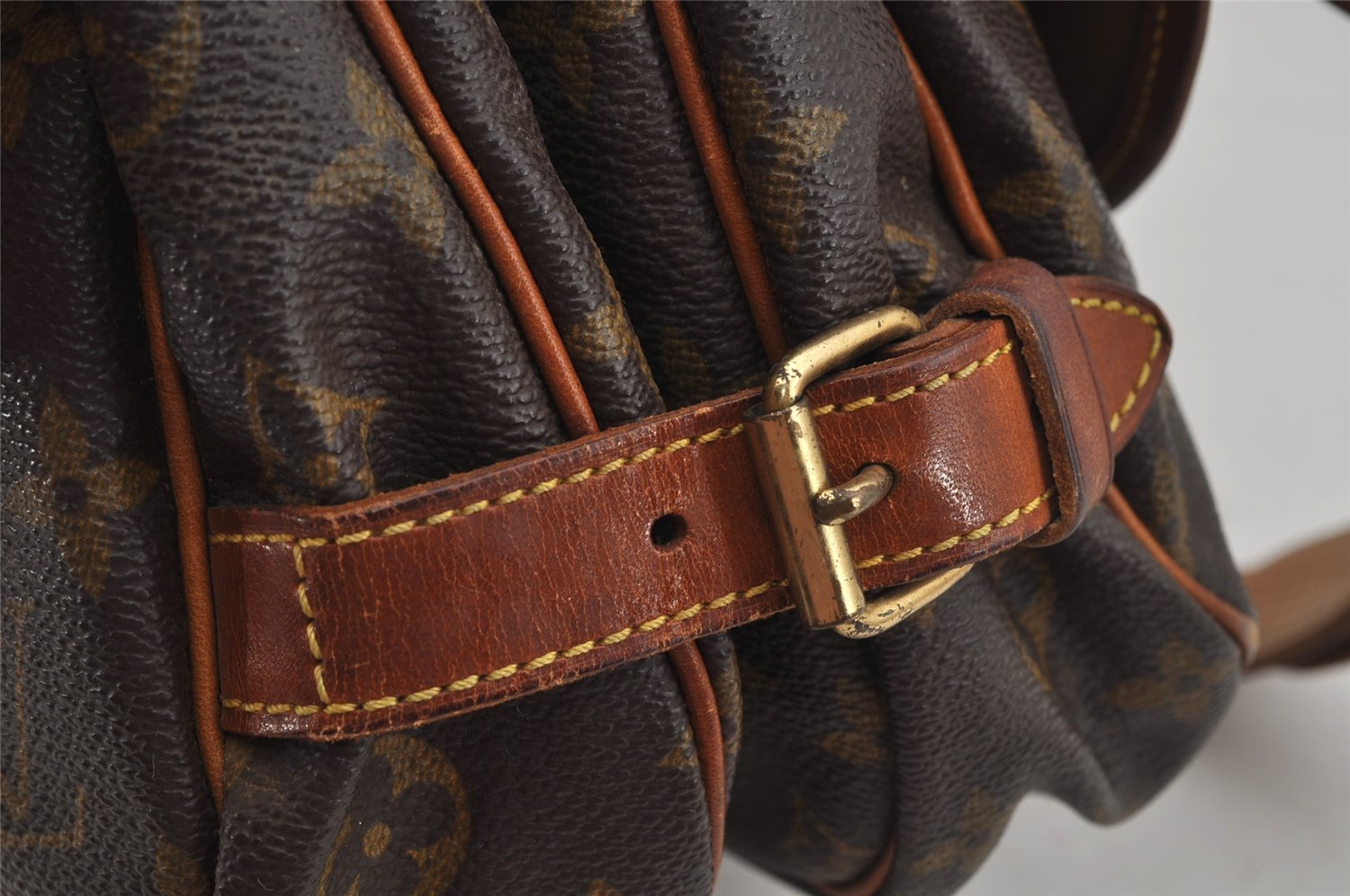 Authentic Louis Vuitton Monogram Saumur 30 Shoulder Cross Bag M42256 LV 5916J